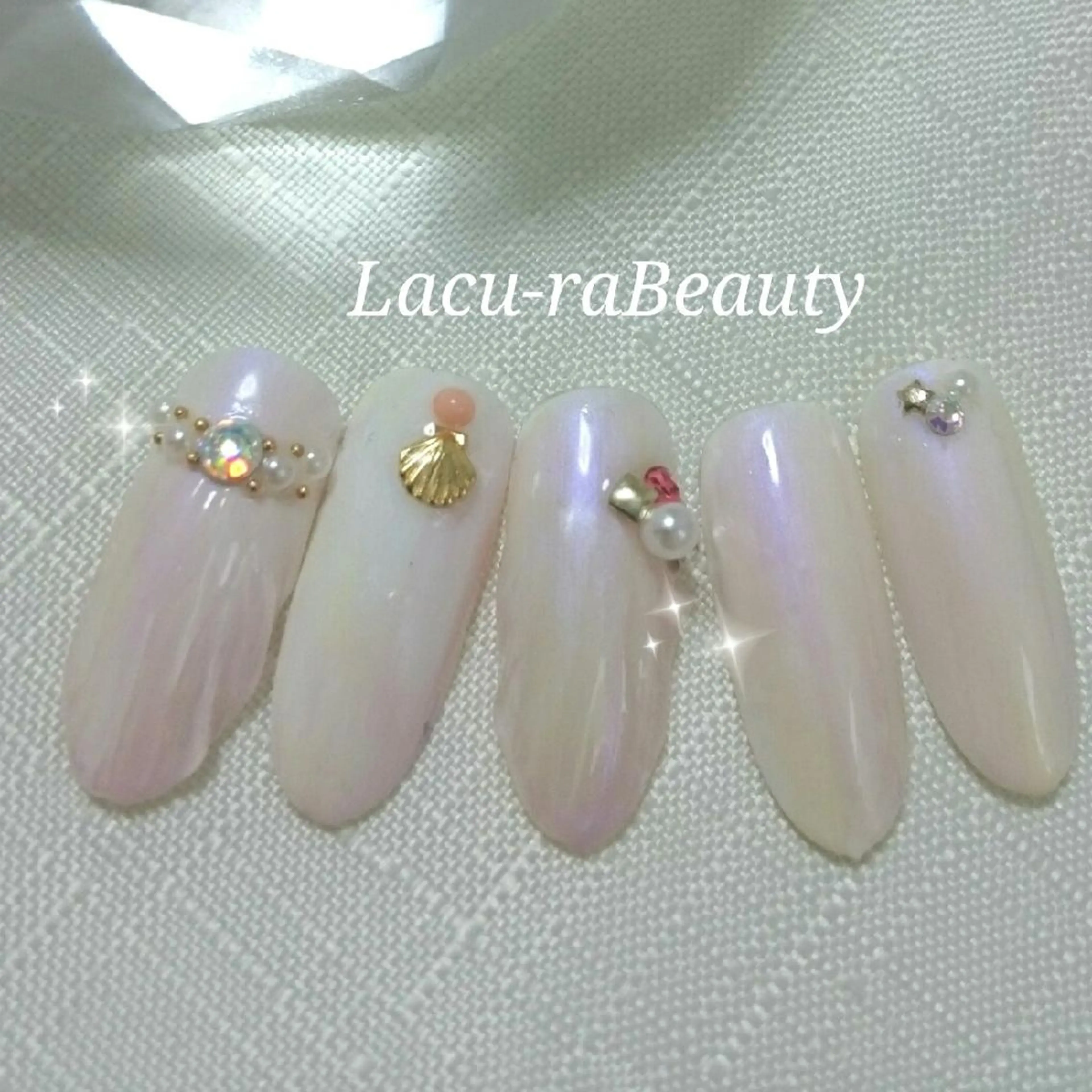 ネイル 夏ネイル 小顔と腸の専門店 ラクーラビューティのエステ・リラクイメージ