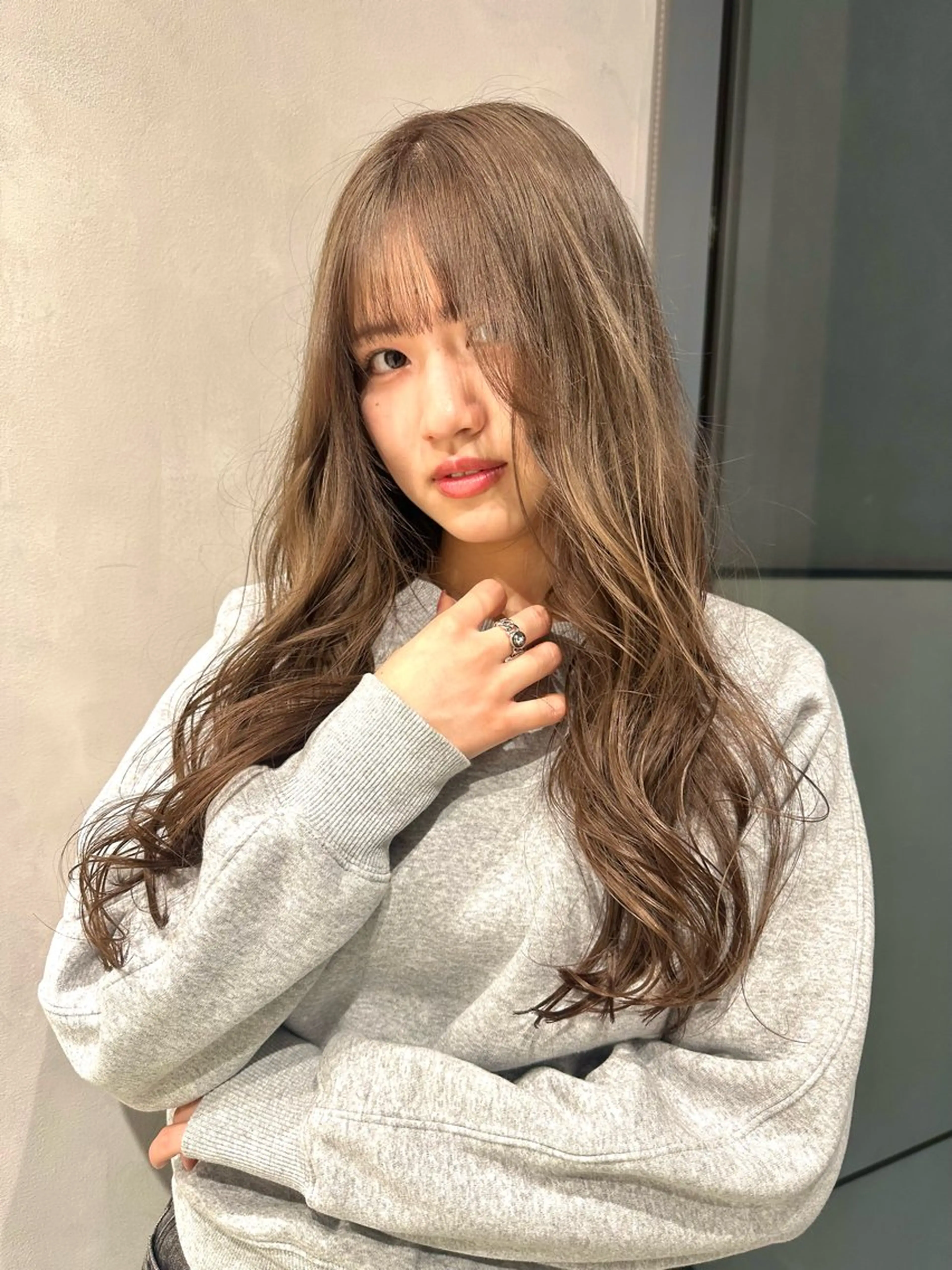 ロング カラー ベージュカラー ミルクティーベージュ カット ヘアカラー トリートメント 可愛いベージュ作る 美容師/あかね🧸のヘアスタイル