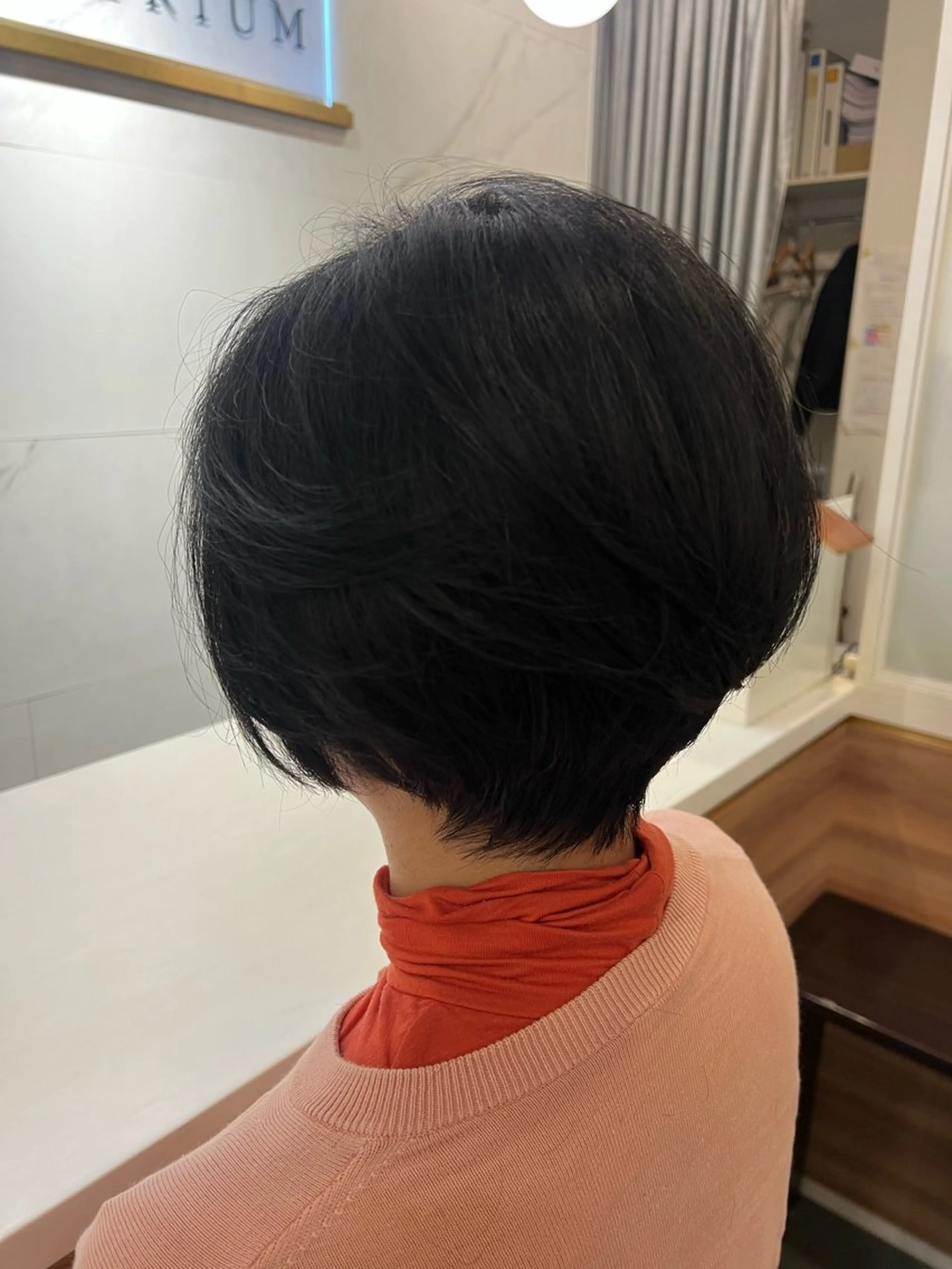 ショート 村中 逸紀のヘアスタイル