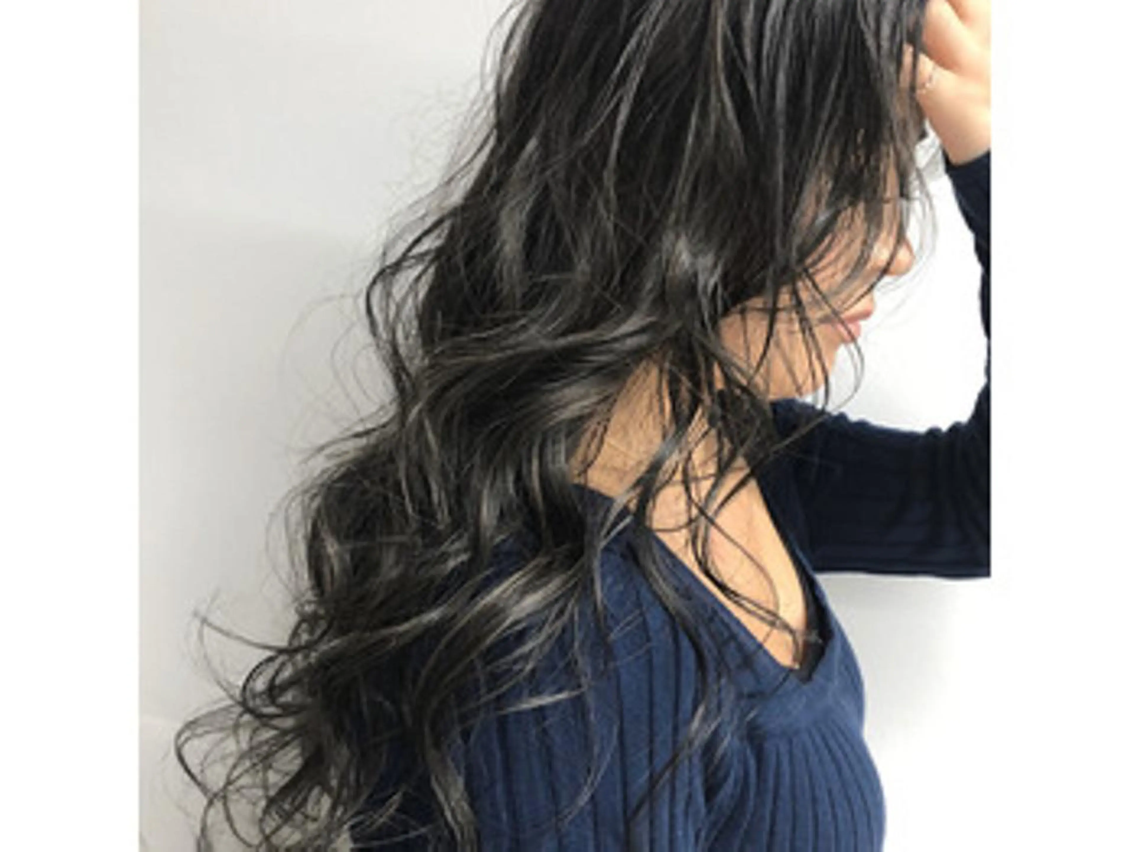 ロング カラー ヘアアレンジ 【公式】amble luxe池袋東口🩷のヘアスタイル