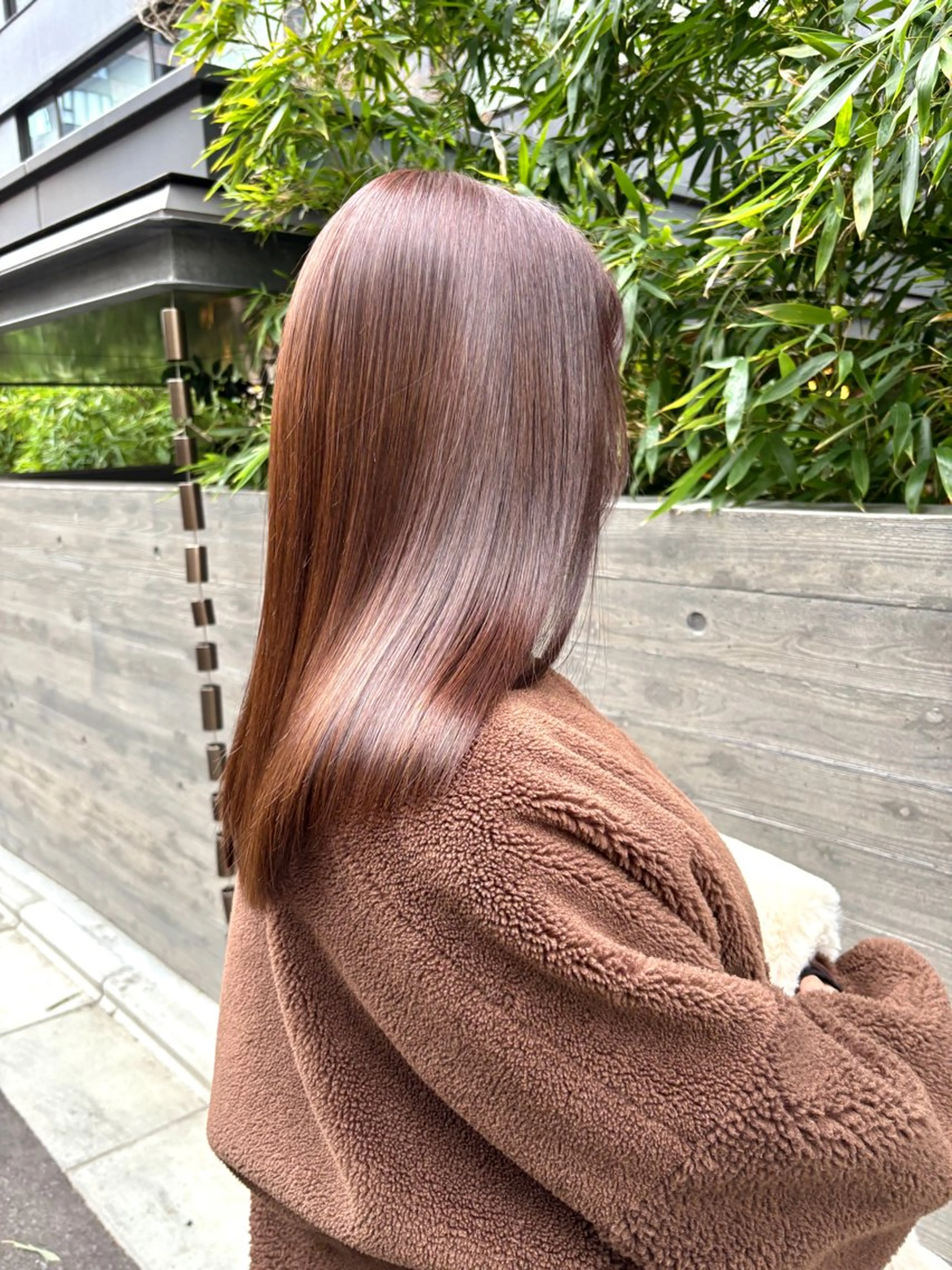 セミロング カラー 髪質改善 縮毛矯正 トリートメント カット ヘアカラー トリートメント KINI 髪質改善＆艶髪のヘアスタイル