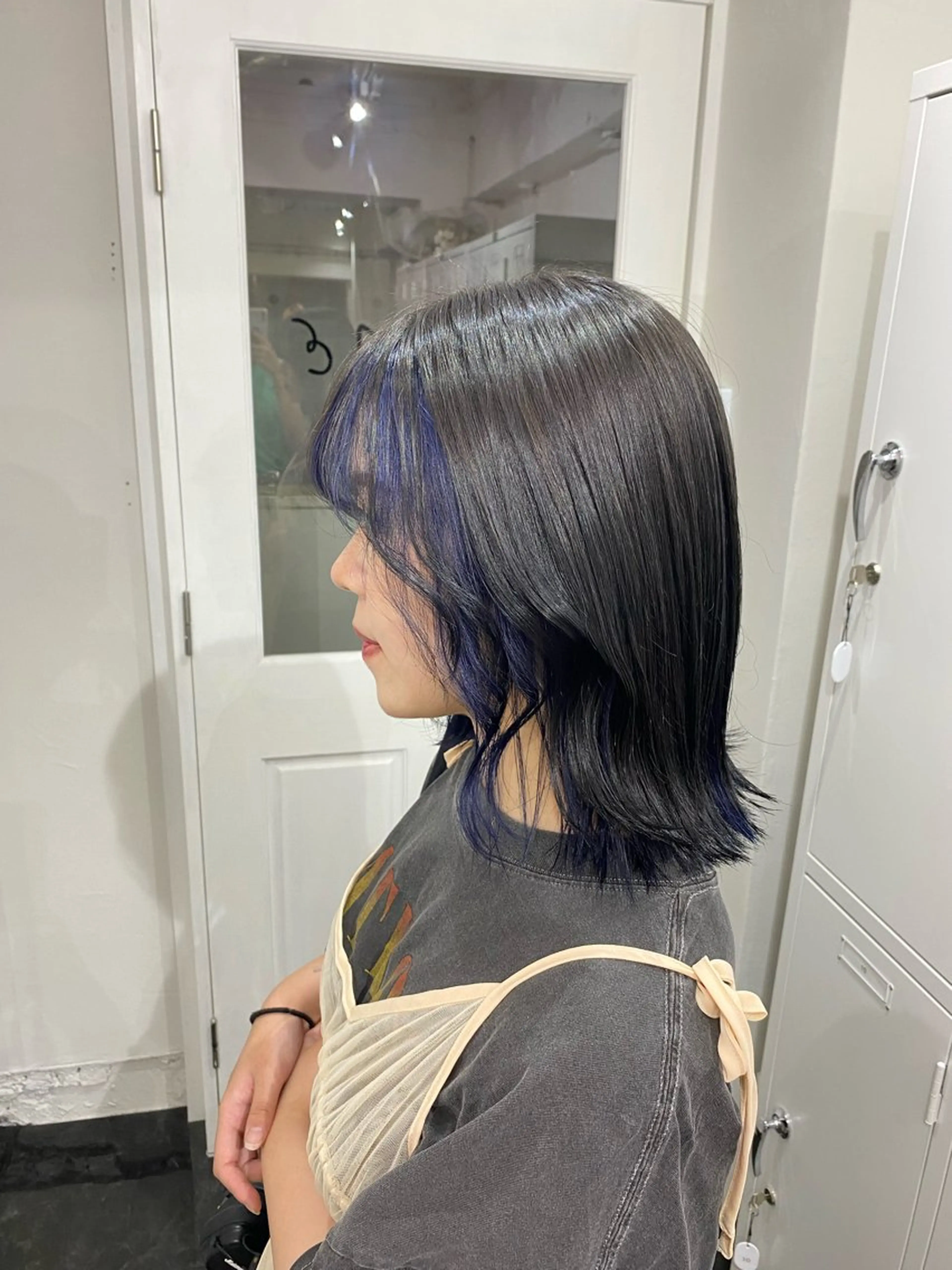 セミロング カラー ブリーチ ブルーカラー 楓🦋韓国系レイヤー / 透明感カラー🤍のヘアスタイル