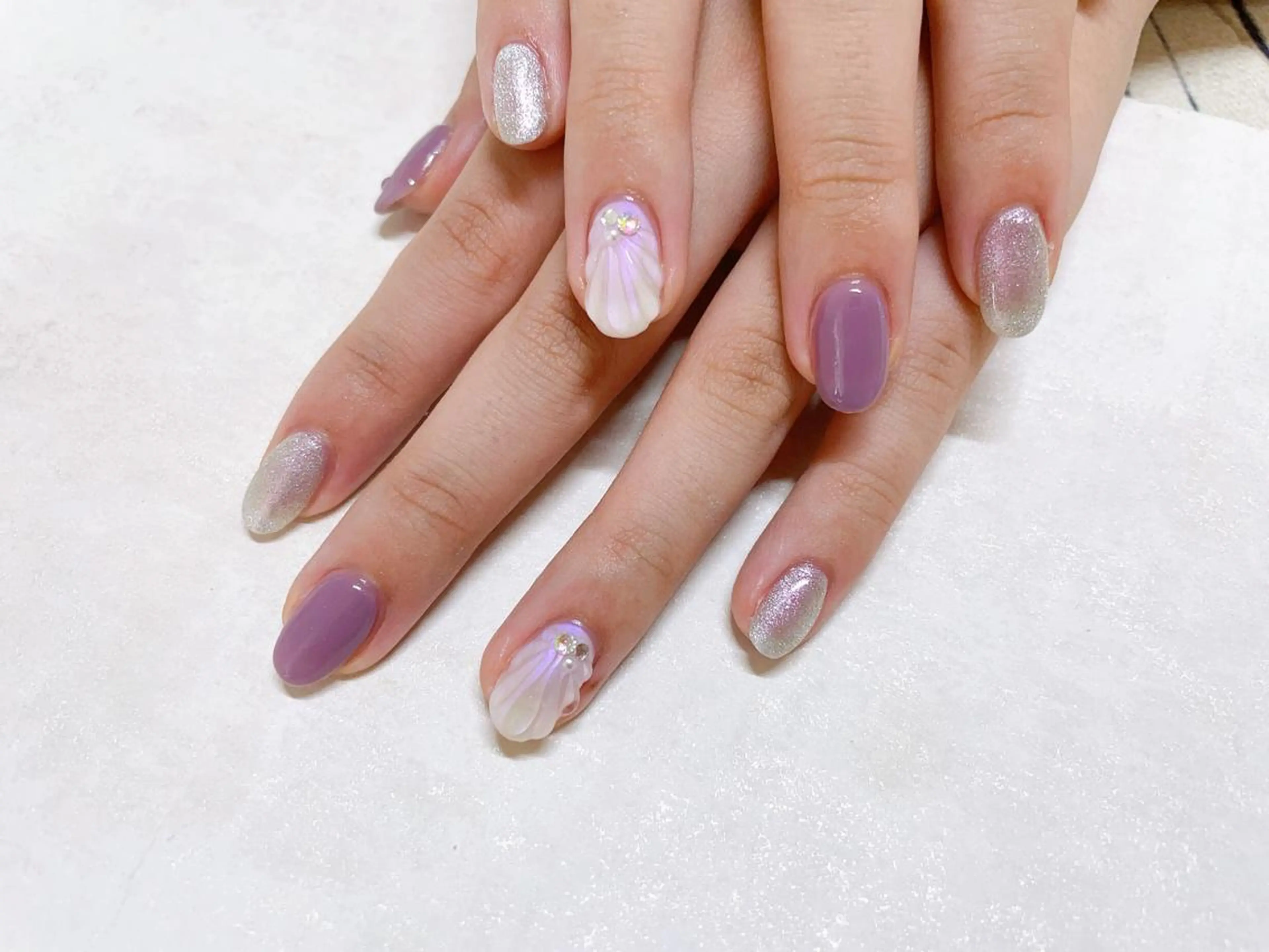 ネイル オーロラネイル フラワーネイル フットネイル フレンチネイル ジェルネイル mogunail &blowのネイルデザイン