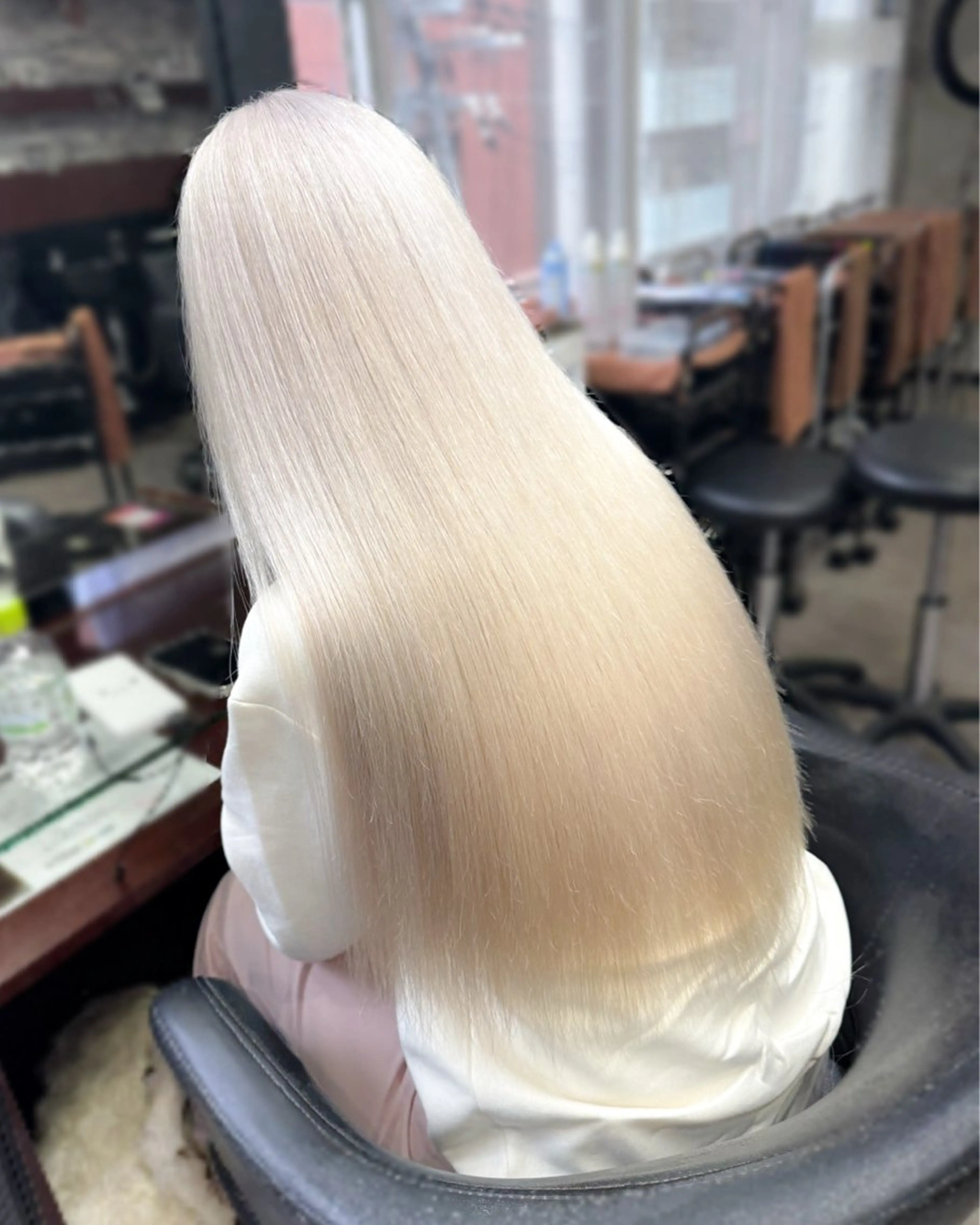 ロング カラー ヘアカラー トリートメント ハイトーンエクステ 🎩カズキ🎩のヘアスタイル