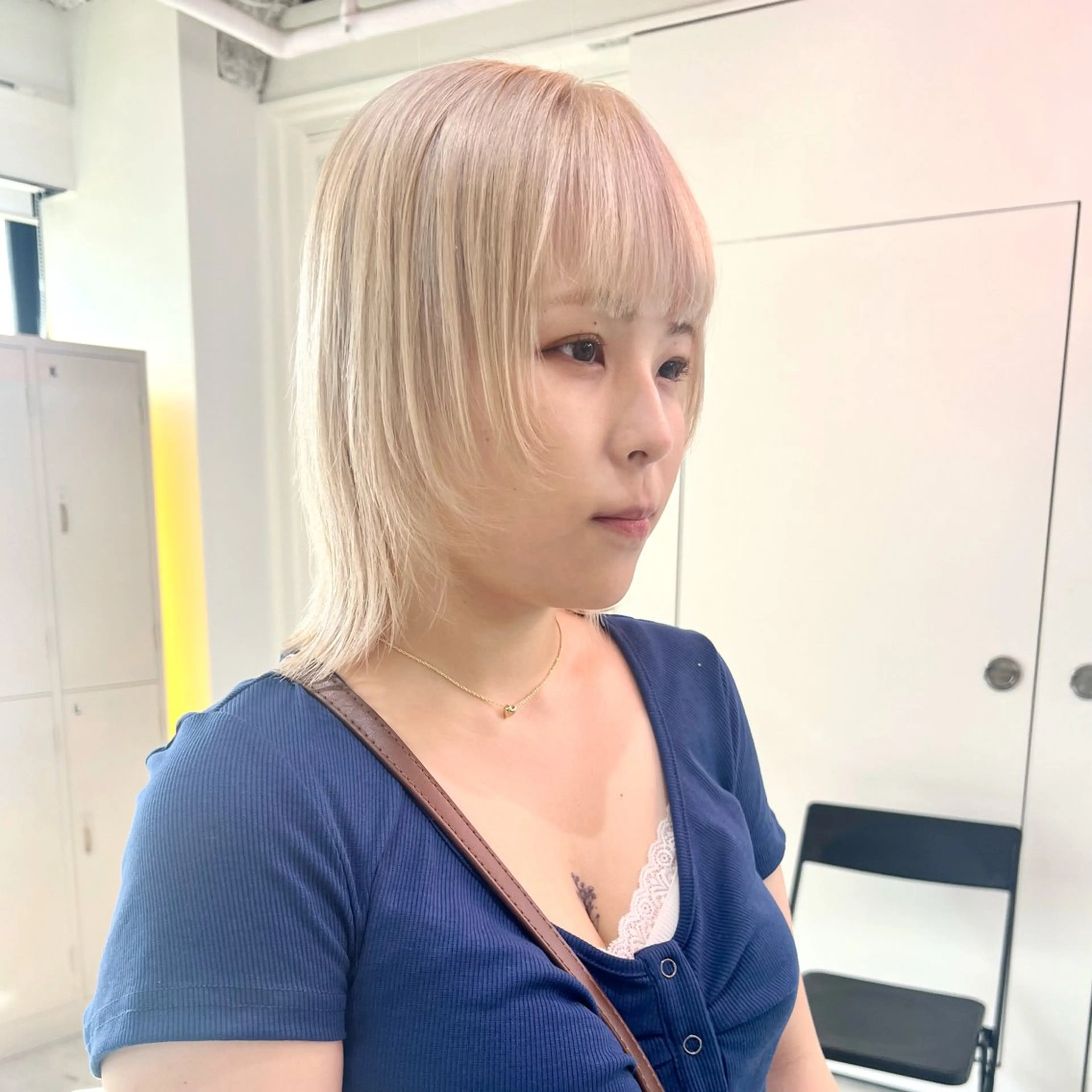 ショート カラー パーマ ヘアアレンジ メンズ キッズ ネイル マツエク・マツパ アイブロウ 🧨ブリーチー×ボブ レイヤー💎じゅえるのヘアスタイル