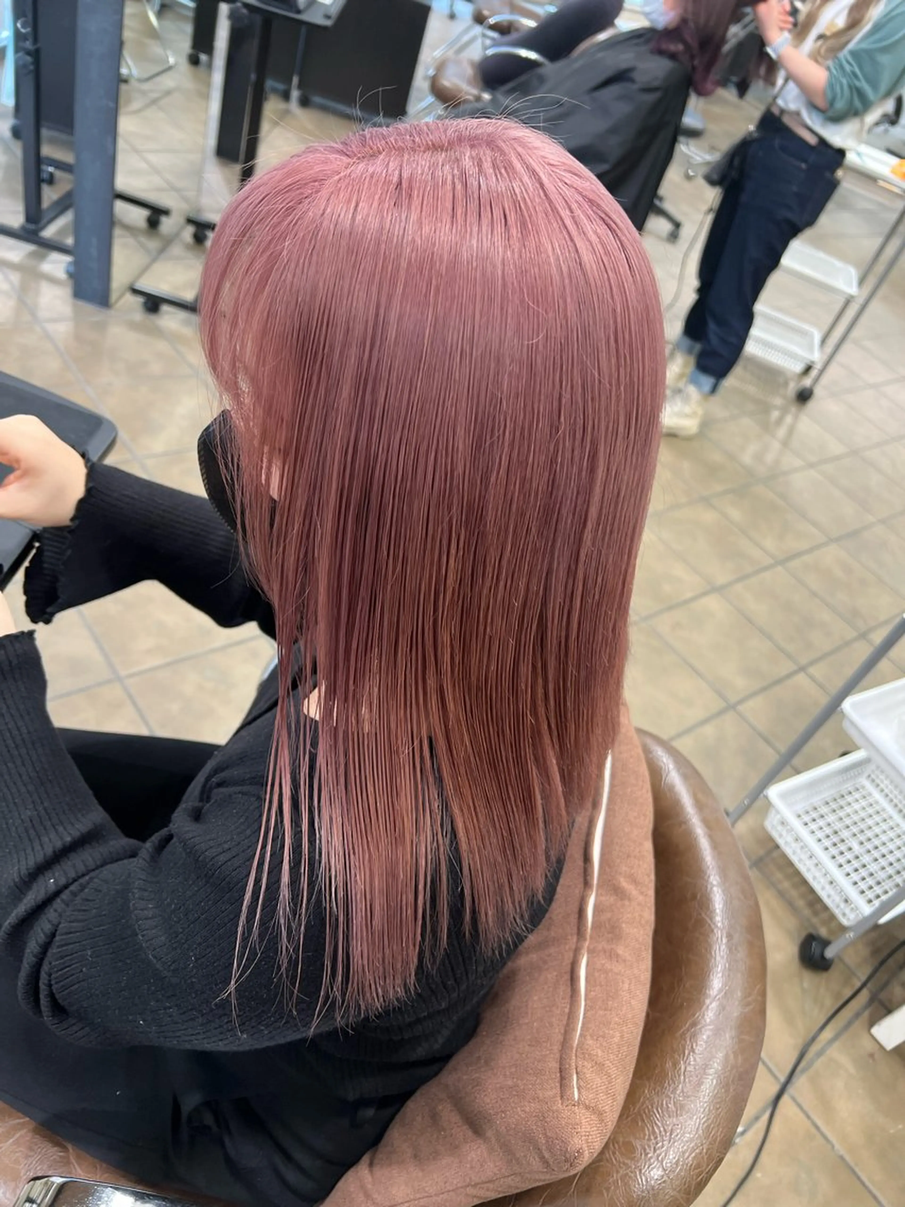 ミディアム カラー ピンクカラー ヘアカラー トリートメント メテオ ／ヘアカラー 西川菜実のヘアスタイル