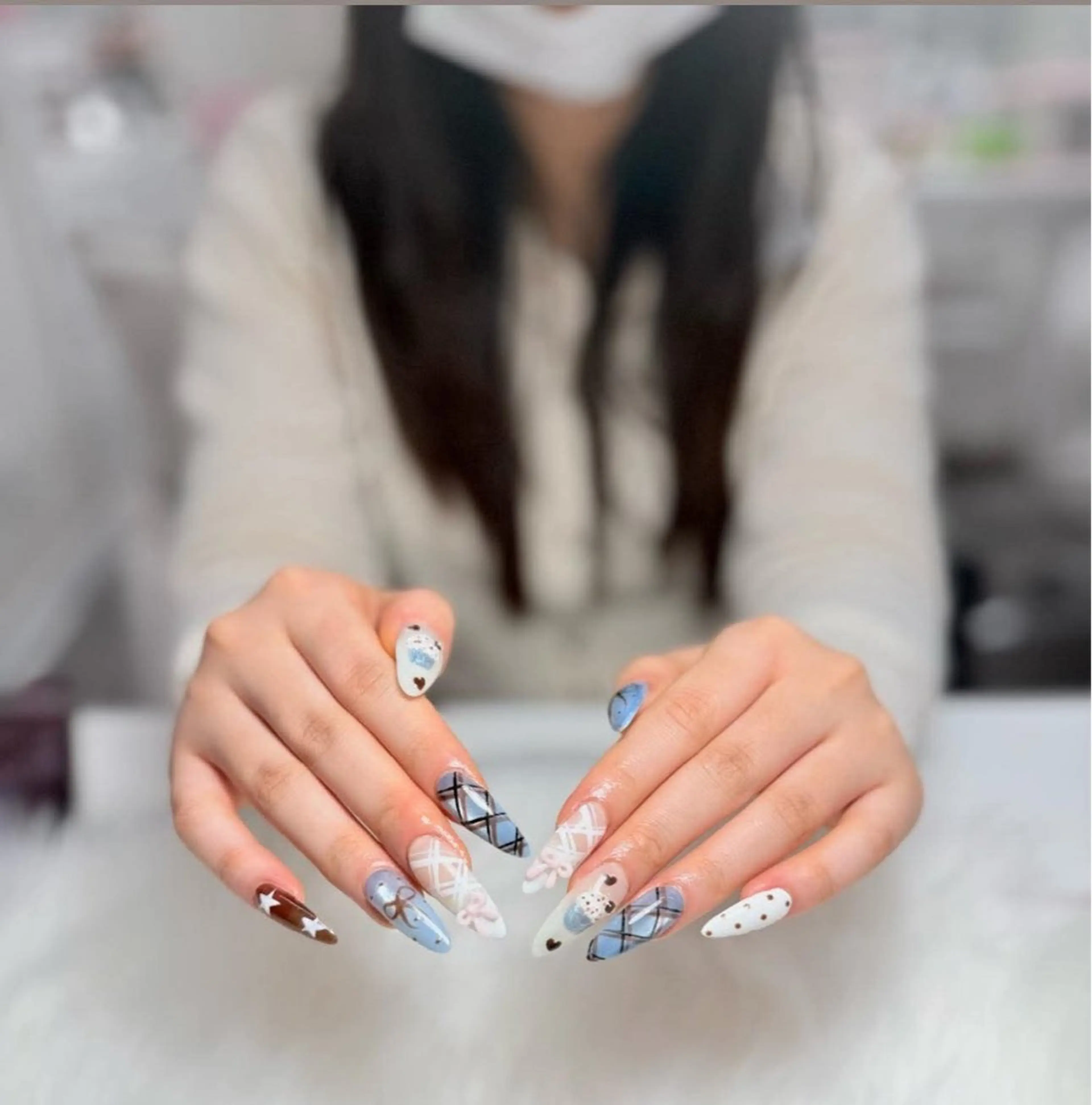ネイル AURA NAIL 上前津のネイルデザイン