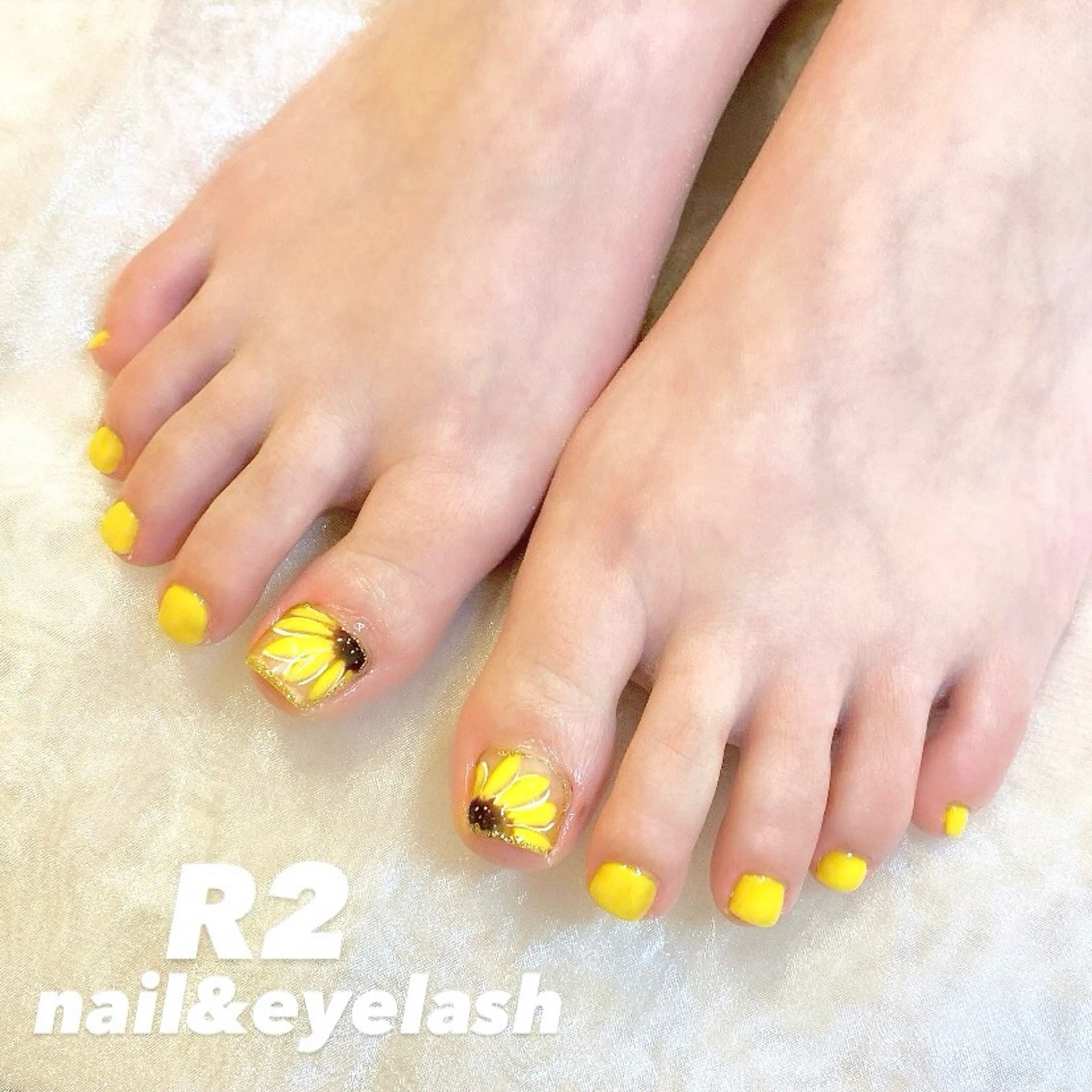 ネイル フットネイル 山腰 光莉のネイルデザイン