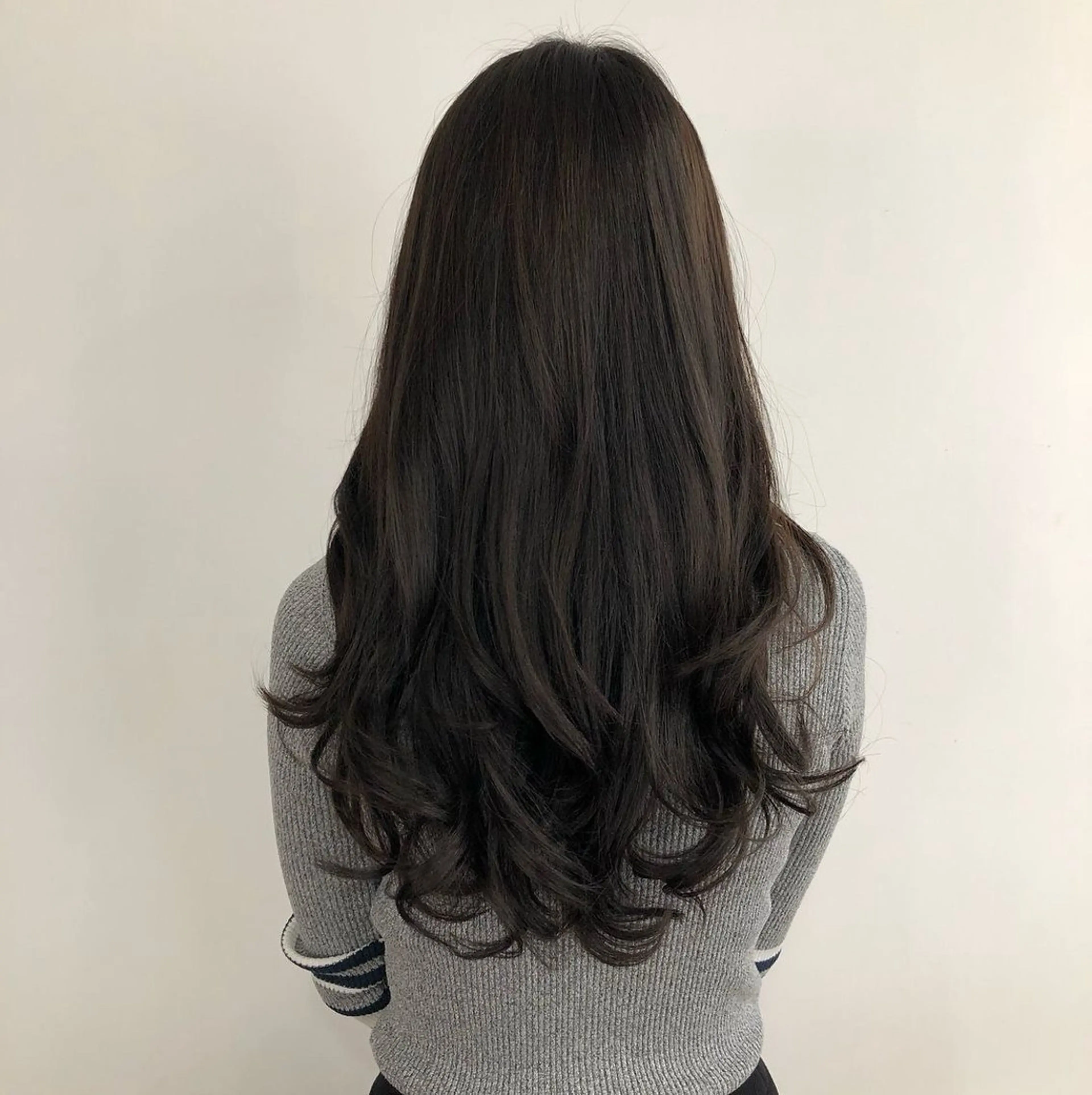 ロング カラー ブリーチ 透明感カラー ダブルカラー イヤリングカラー インナーカラー 【SASE】大人上品 💍/ユウガ⭐️のヘアスタイル