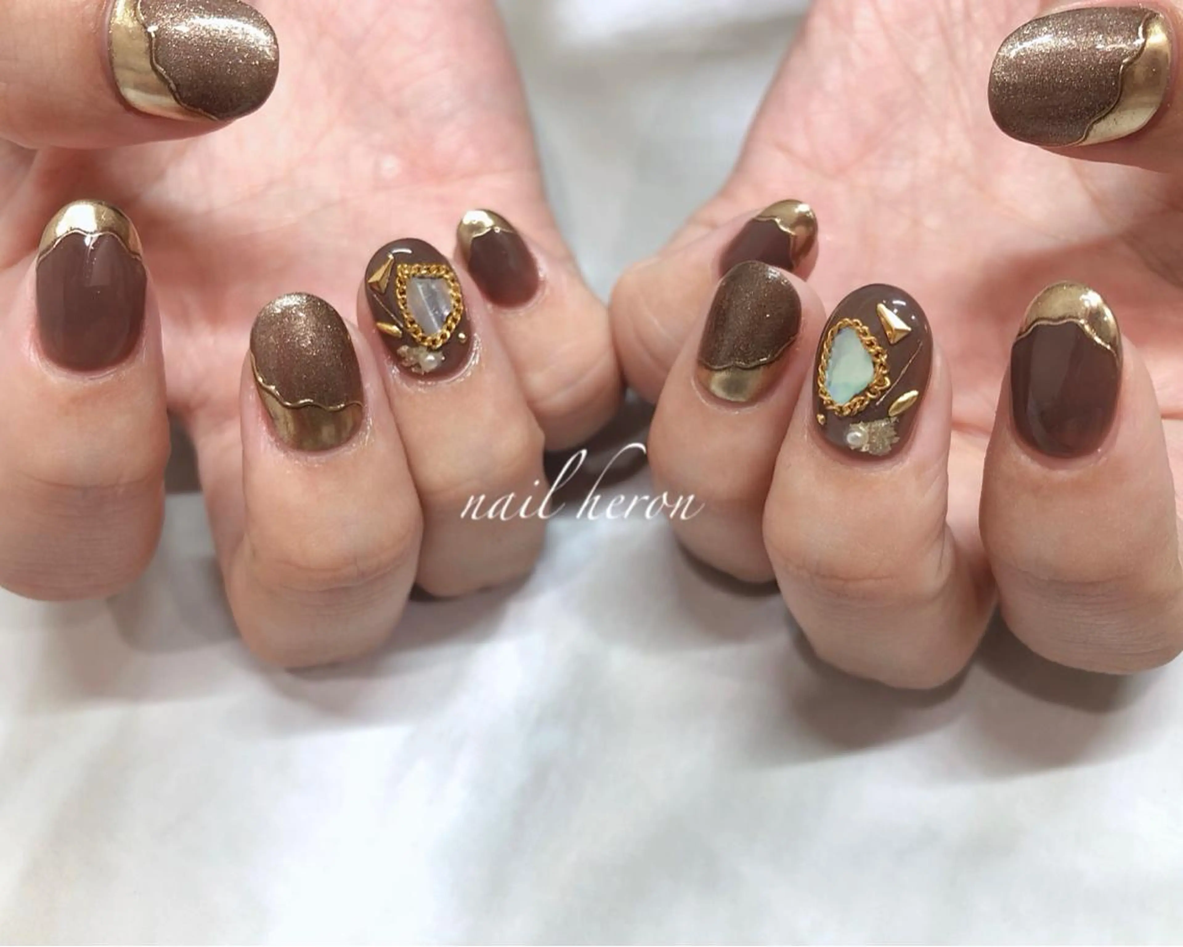ネイル ブラウン ハンドネイル saki_ nail heronのネイルデザイン