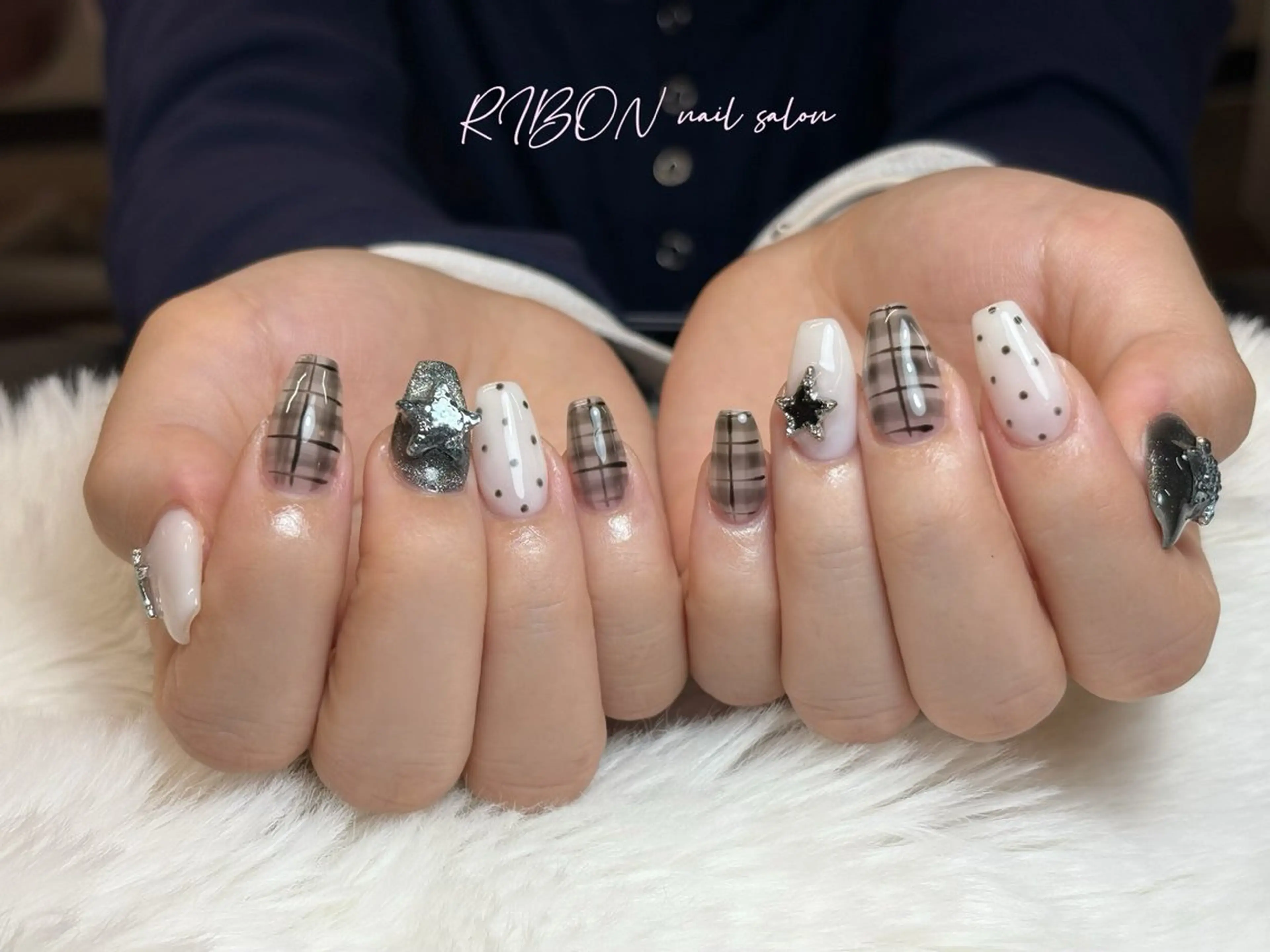 ネイル チークネイル 長さ出し フレンチネイル ジェルネイル グラデーション ハンドネイル RIBON nail 高田馬場のネイルデザイン
