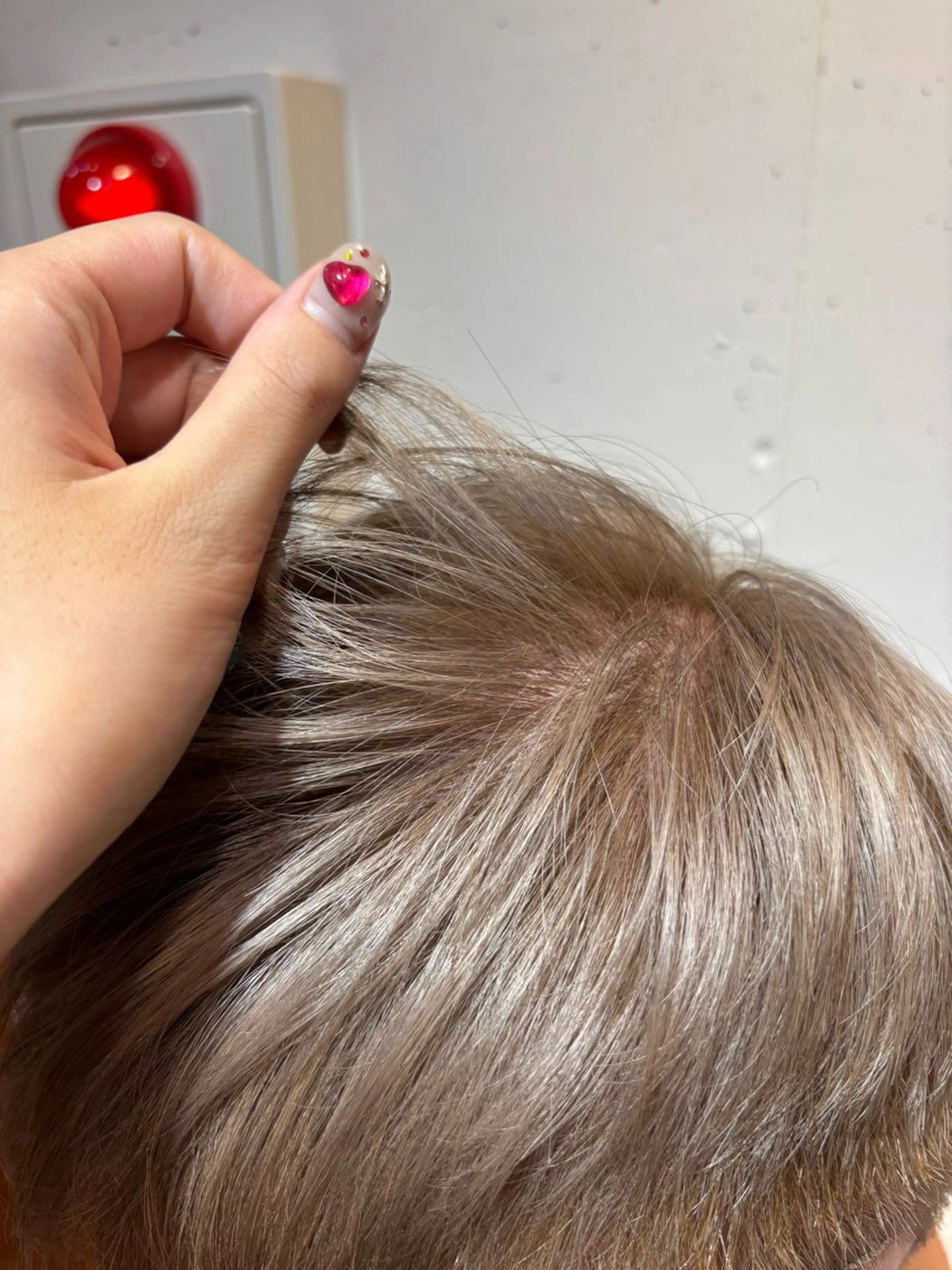 カラー メンズ ベージュカラー 岩崎 優のヘアスタイル