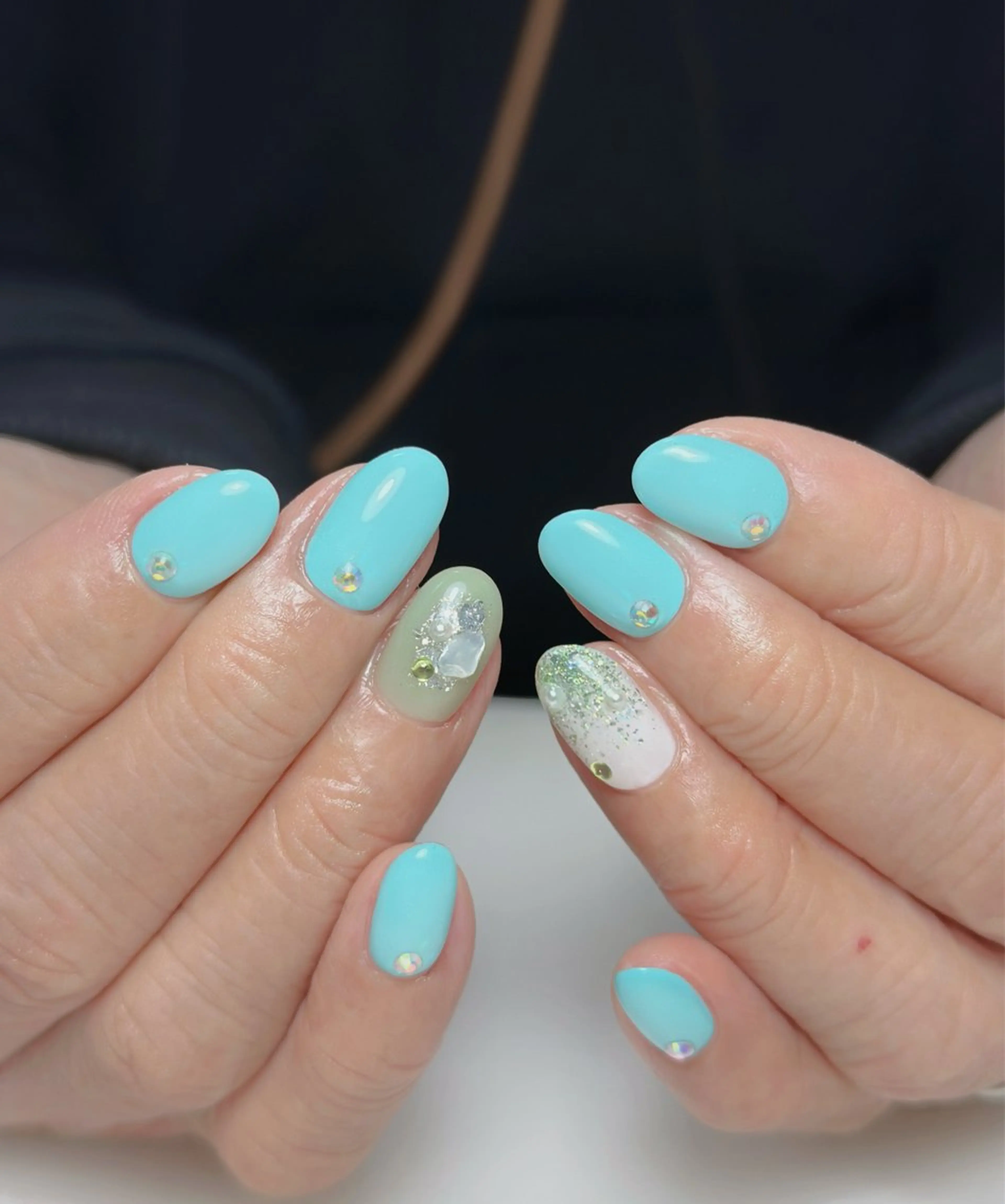 ネイル オーロラネイル 長さ出し フットネイル 韓国ネイル ラメ(グリッター) 👍thumbs up nail👍のネイルデザイン