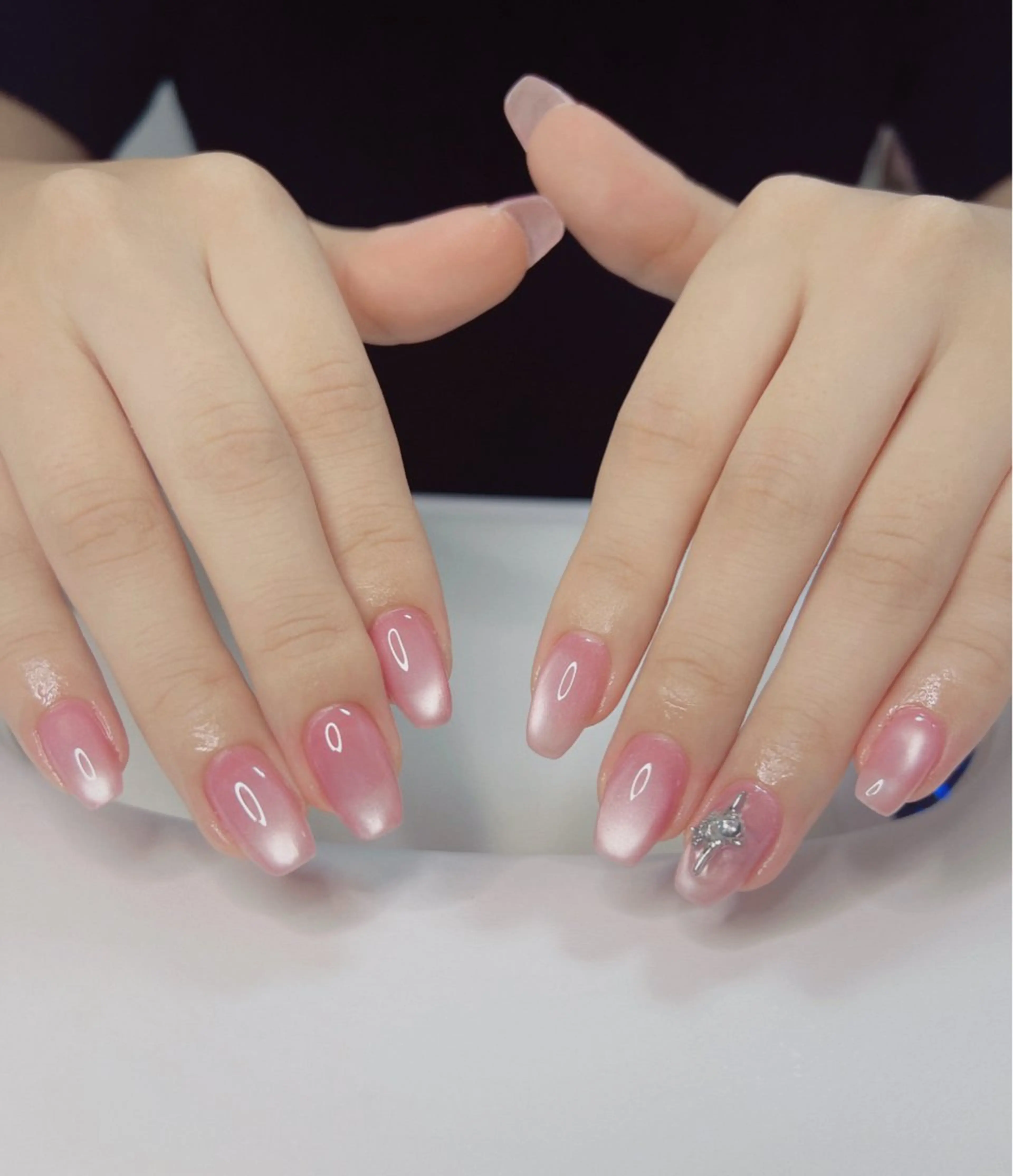 ネイル オーロラネイル 長さ出し フットネイル 韓国ネイル ラメ(グリッター) 👍thumbs up nail👍のネイルデザイン