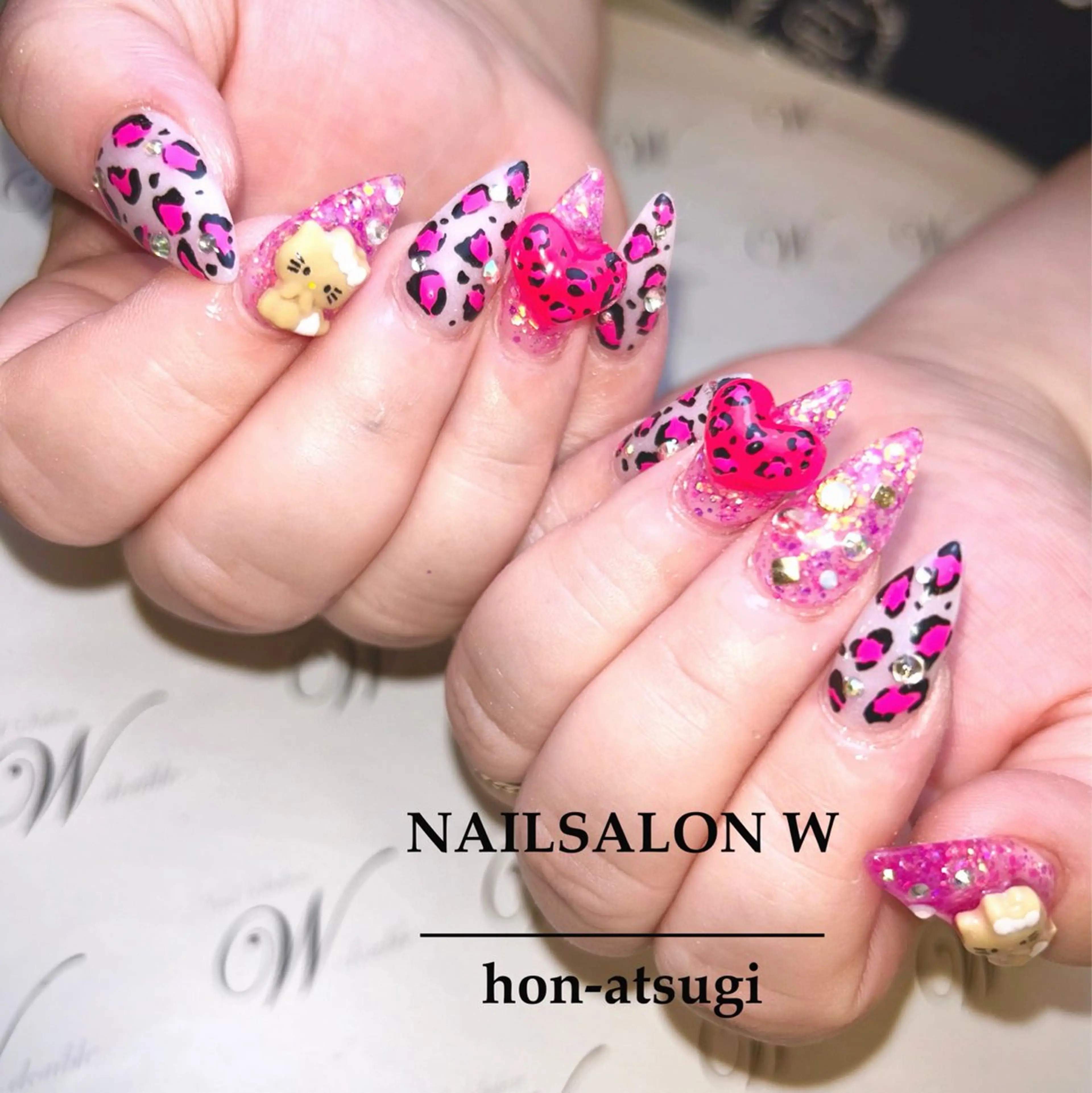 ミディアム ハンドネイル ネイルサロン ダブルのネイルデザイン