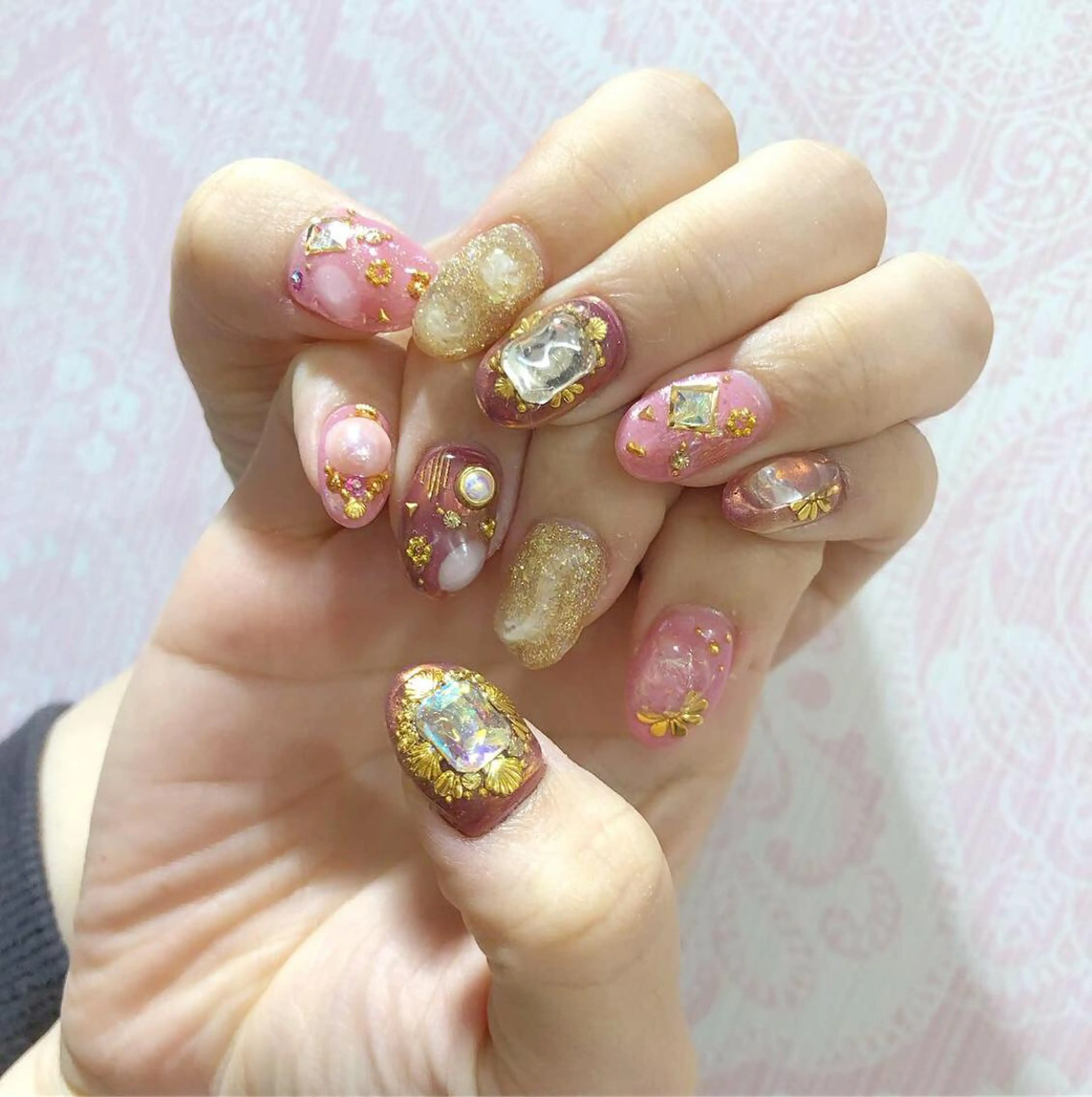 ネイル 持ち込み 【OKIKA】 らん🦖🌈🧡のマツエク・マツパデザイン