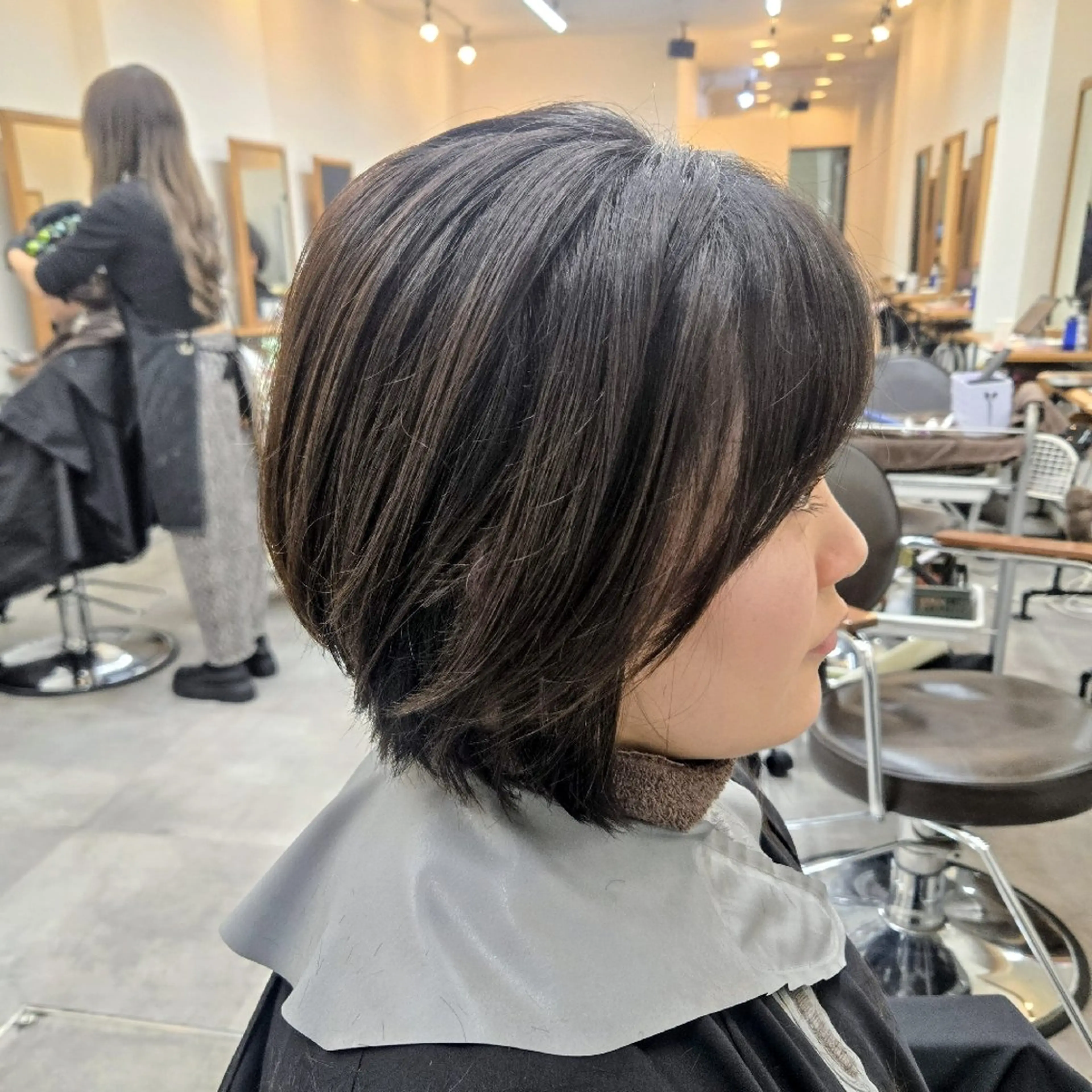 ショート カラー カット ヘアカラー 浜田りほ Luxbe 博多バスターミナルのヘアスタイル