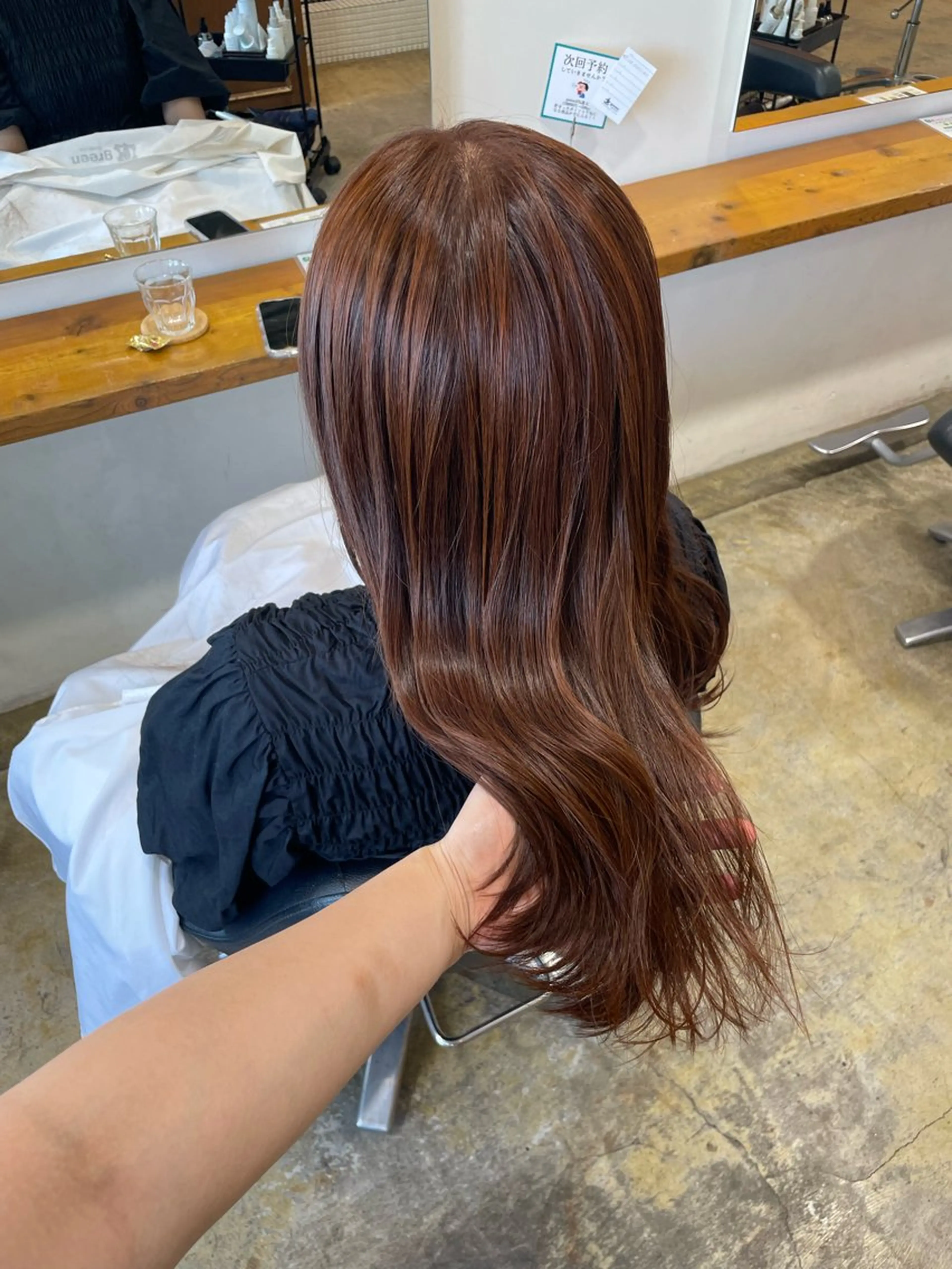 セミロング カラー ブラウンカラー オレンジ オレンジブラウン ヘアカラー トリートメント MIOベージュカラー 柔らかいカラーのヘアスタイル