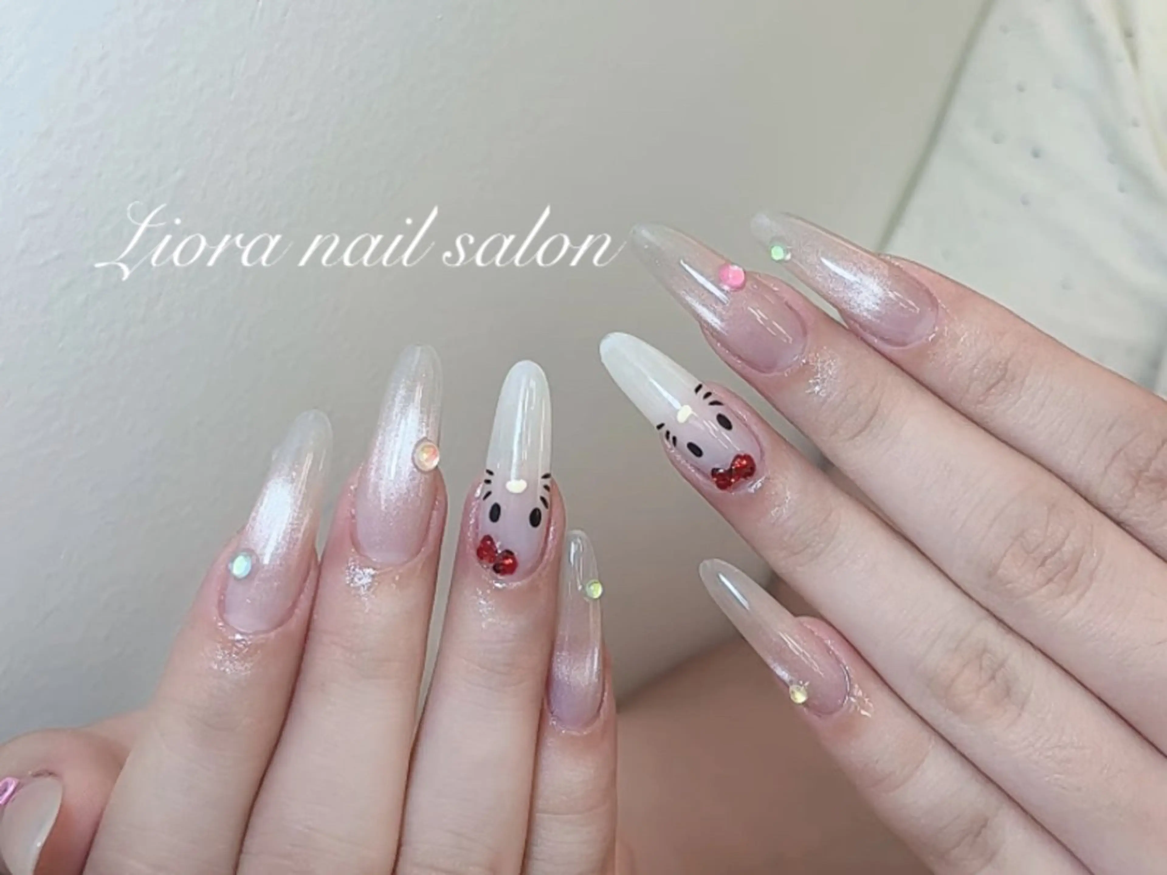 ネイル フレンチネイル ジェルネイル ガーリー グラデーション キラキラネイル ハンドネイル Liora nail スカルプ専門店のネイルデザイン