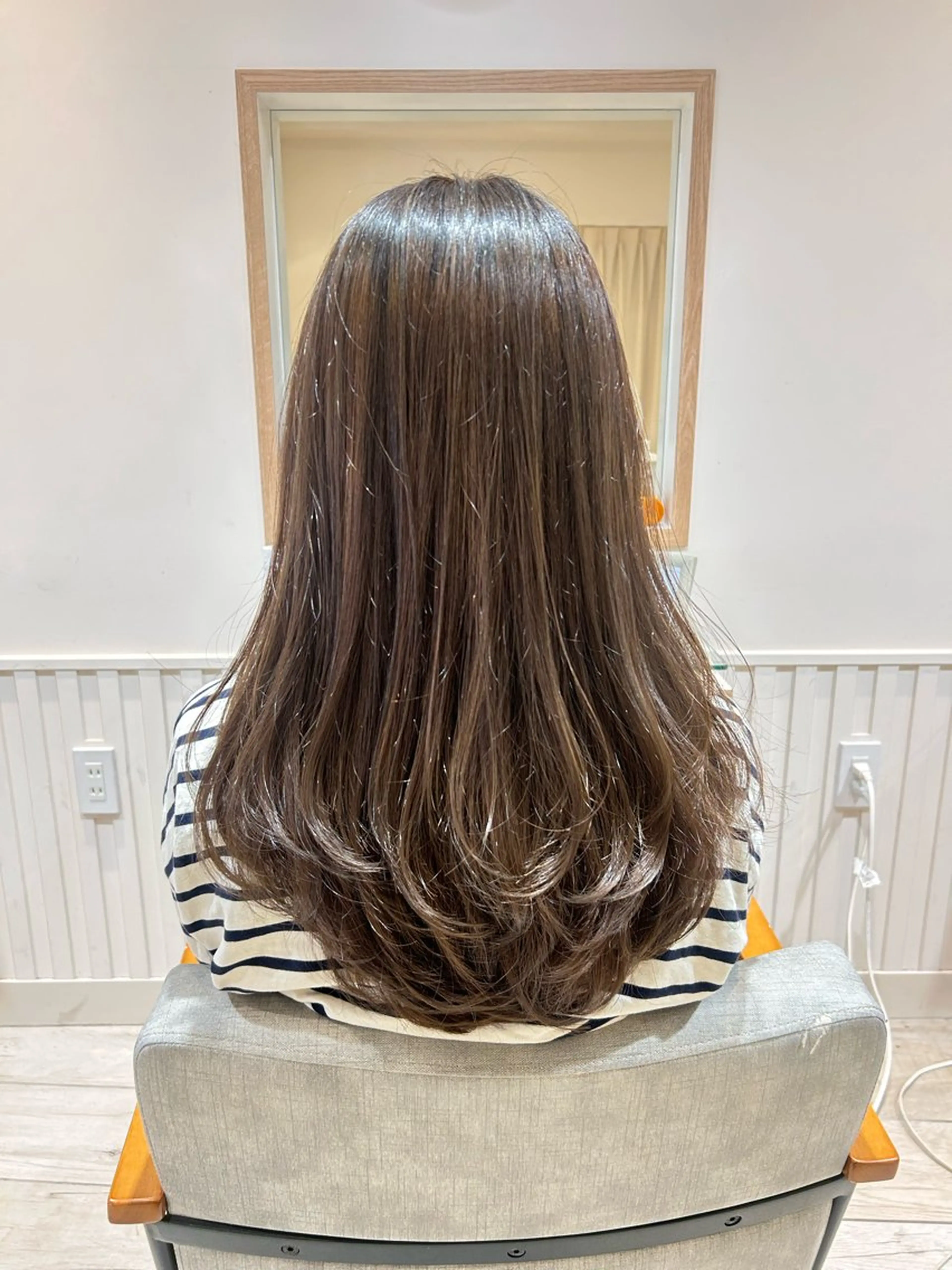 ロング カラー グレージュ レイヤーカット カット ヘアカラー 大川 夏実のヘアスタイル