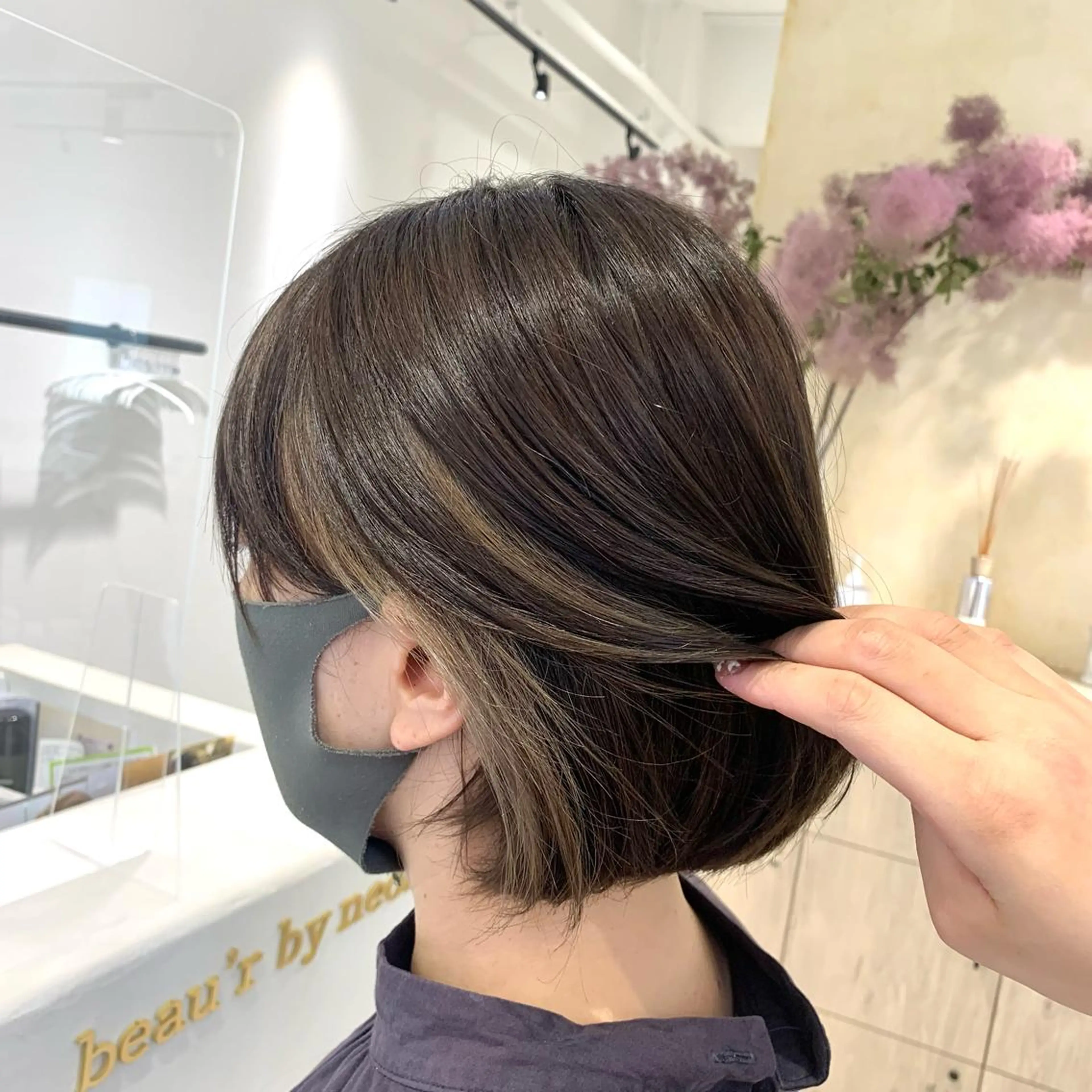 ショート カラー ブリーチ ケアブリーチ イヤリングカラー ハイライトカラー インナーカラー カット ヘアカラー ボブ/美髪矯正 /佐藤　奈巳のヘアスタイル