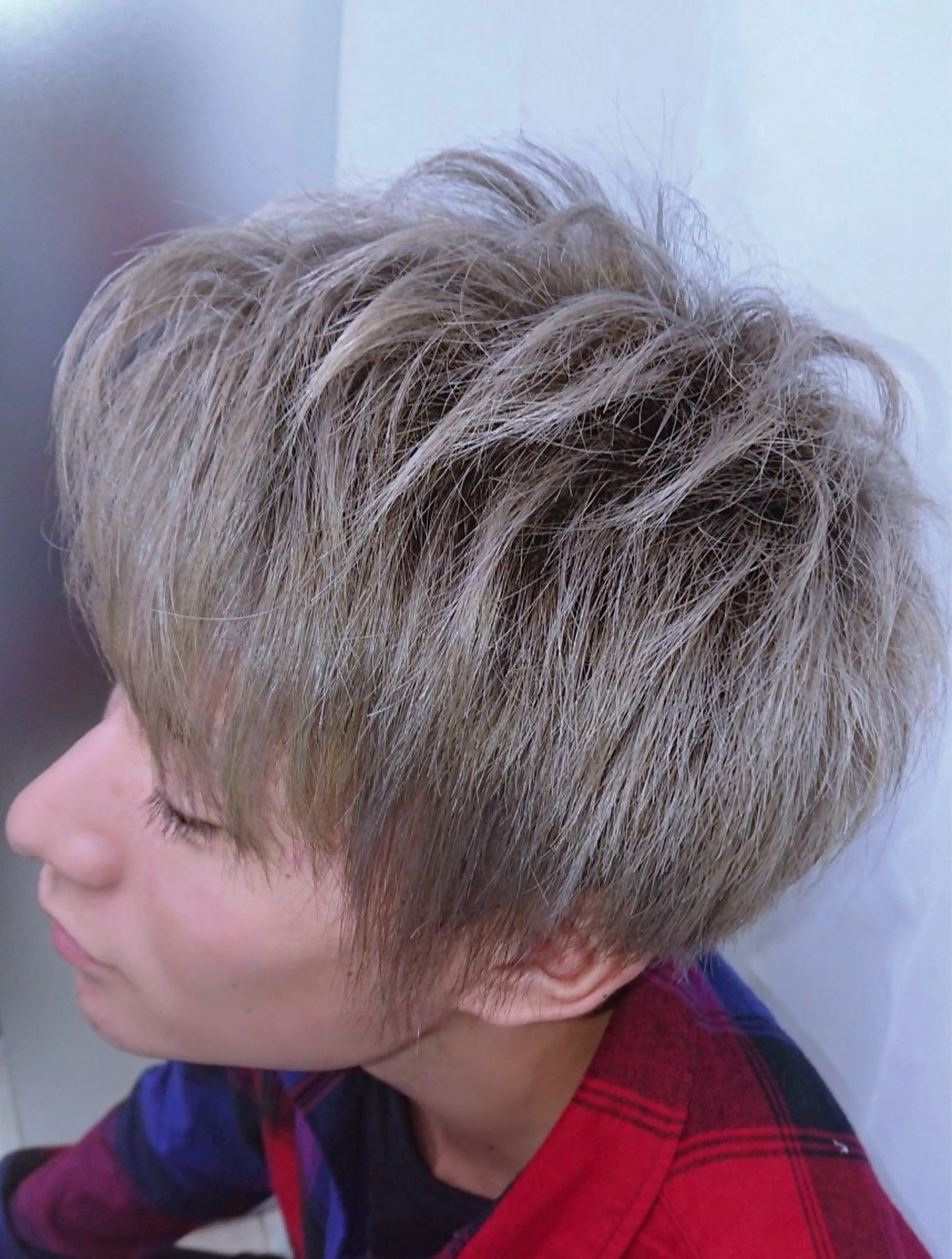 ショート カラー メンズ シルバー ホワイトシルバー au栄矢場町 水素髪質改善Tのヘアスタイル