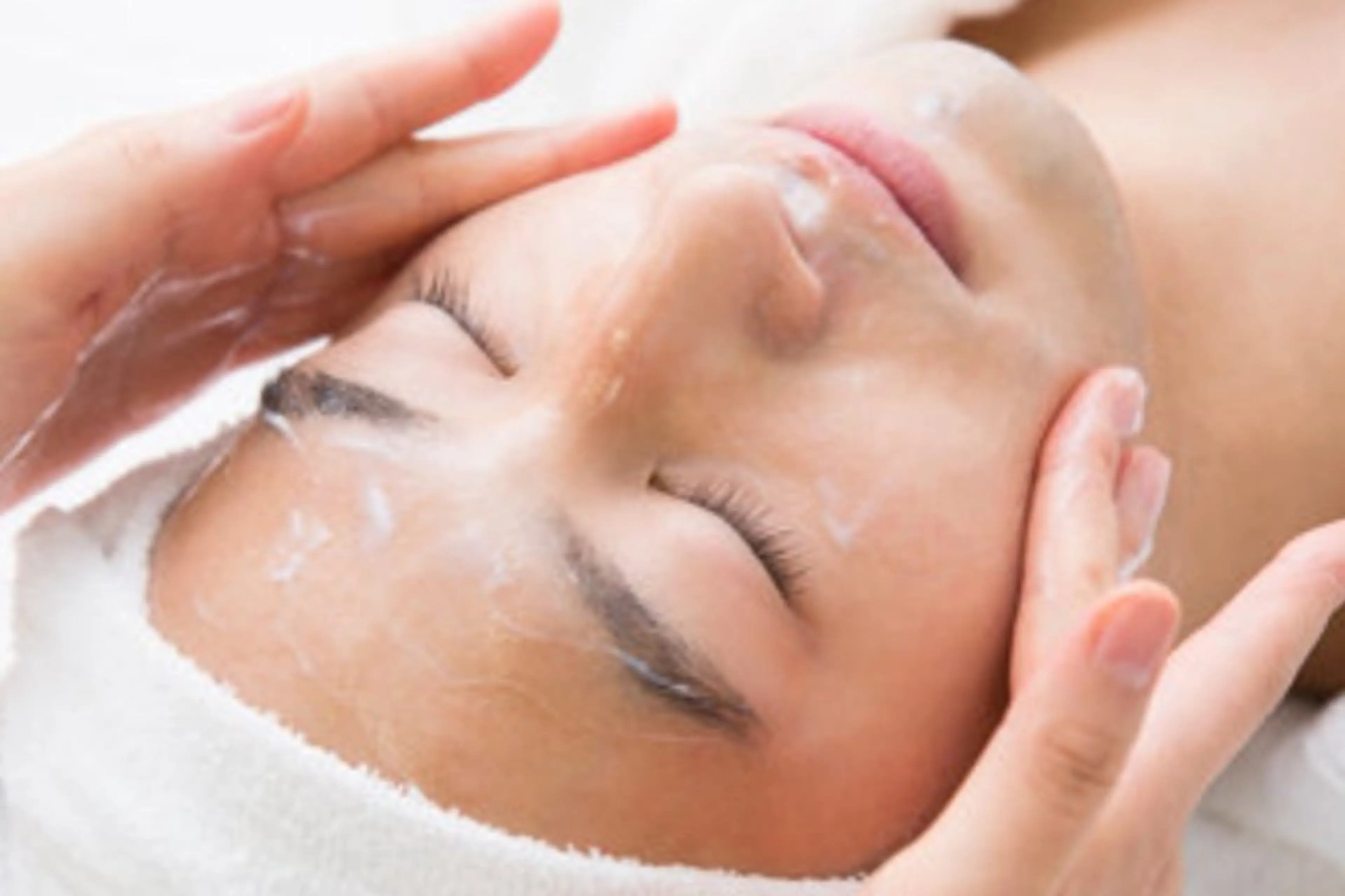 メンズフェイシャルエステ60分➕️メイク付き(希望の方)の写真