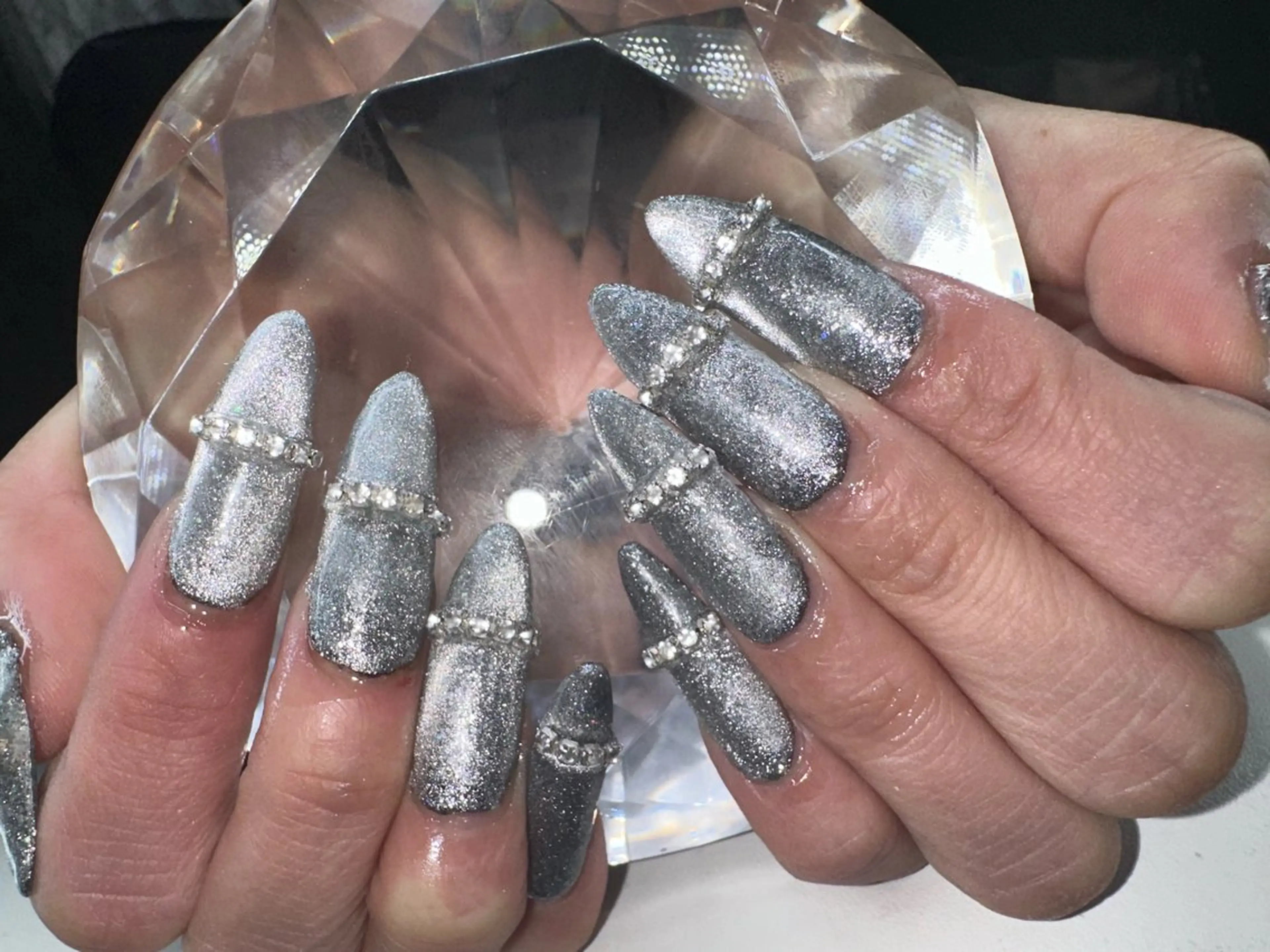 ロング ハンドネイル YOKOSUKA🧸 NAIL🌿🫧💛のネイルデザイン