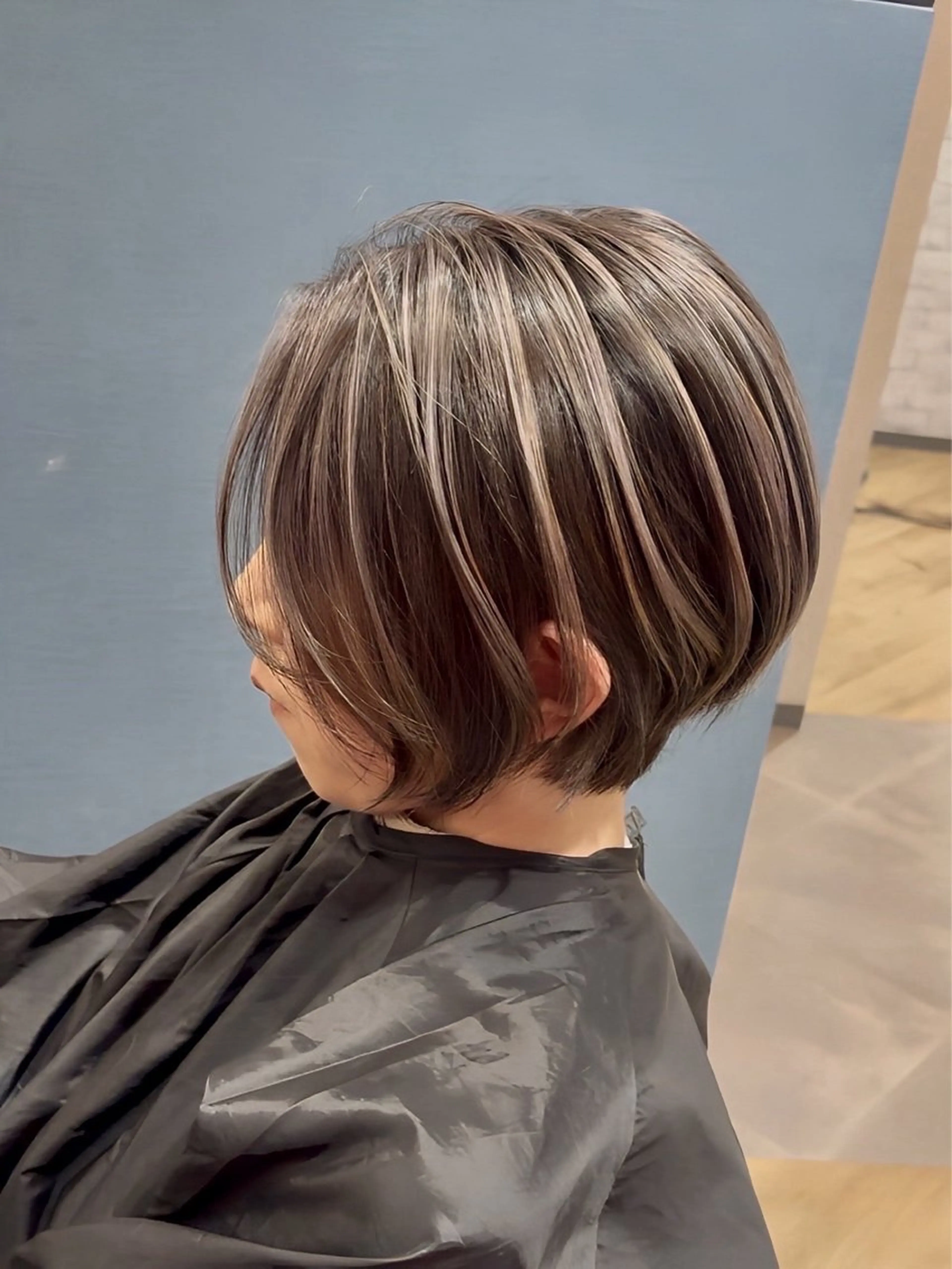ショート ショートヘア ヘアカラー 阪急箕面駅 艶カラー/縮毛矯正のヘアスタイル