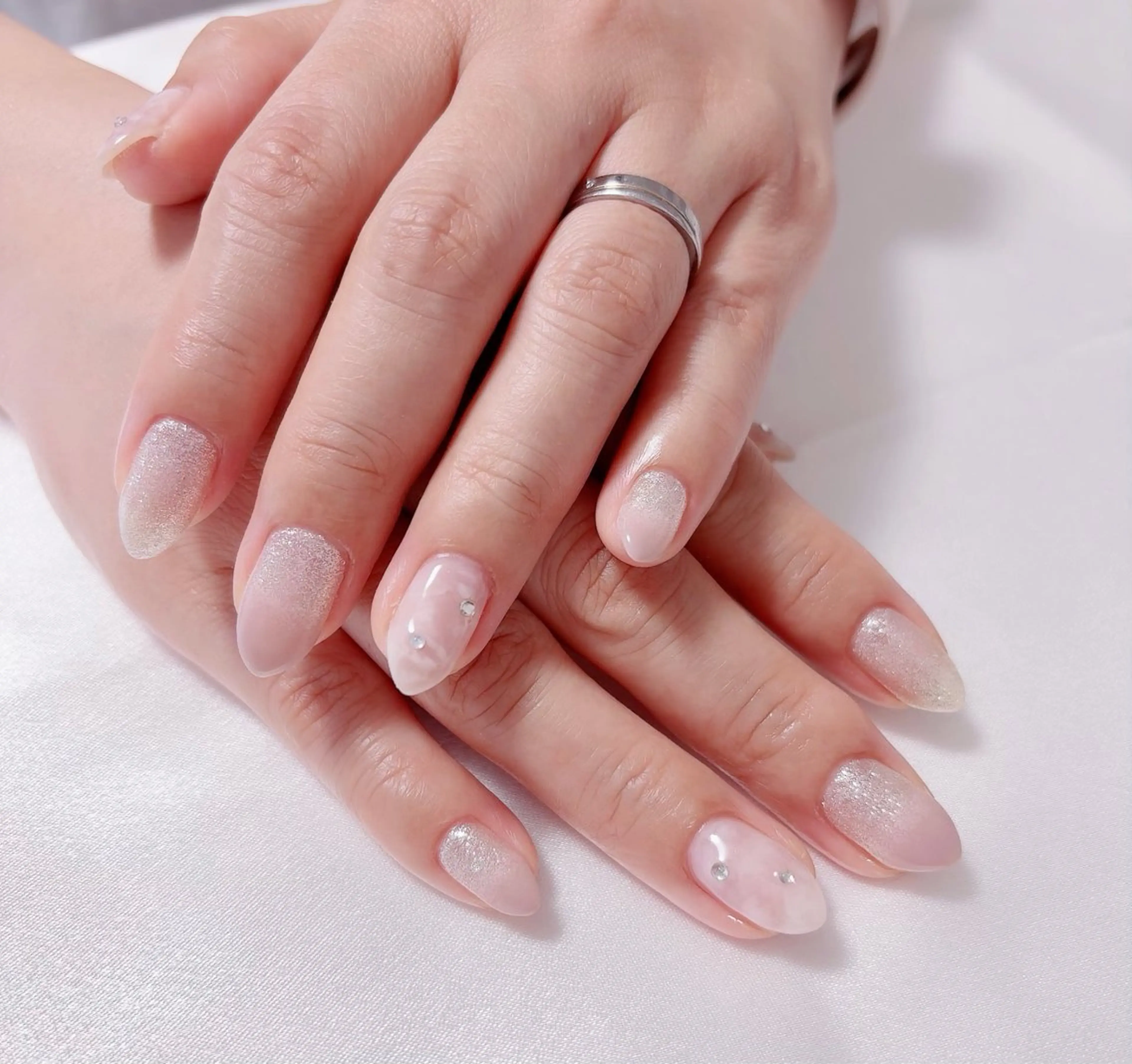 ネイル キラキラネイル ニュアンスネイル nail lumièreのネイルデザイン