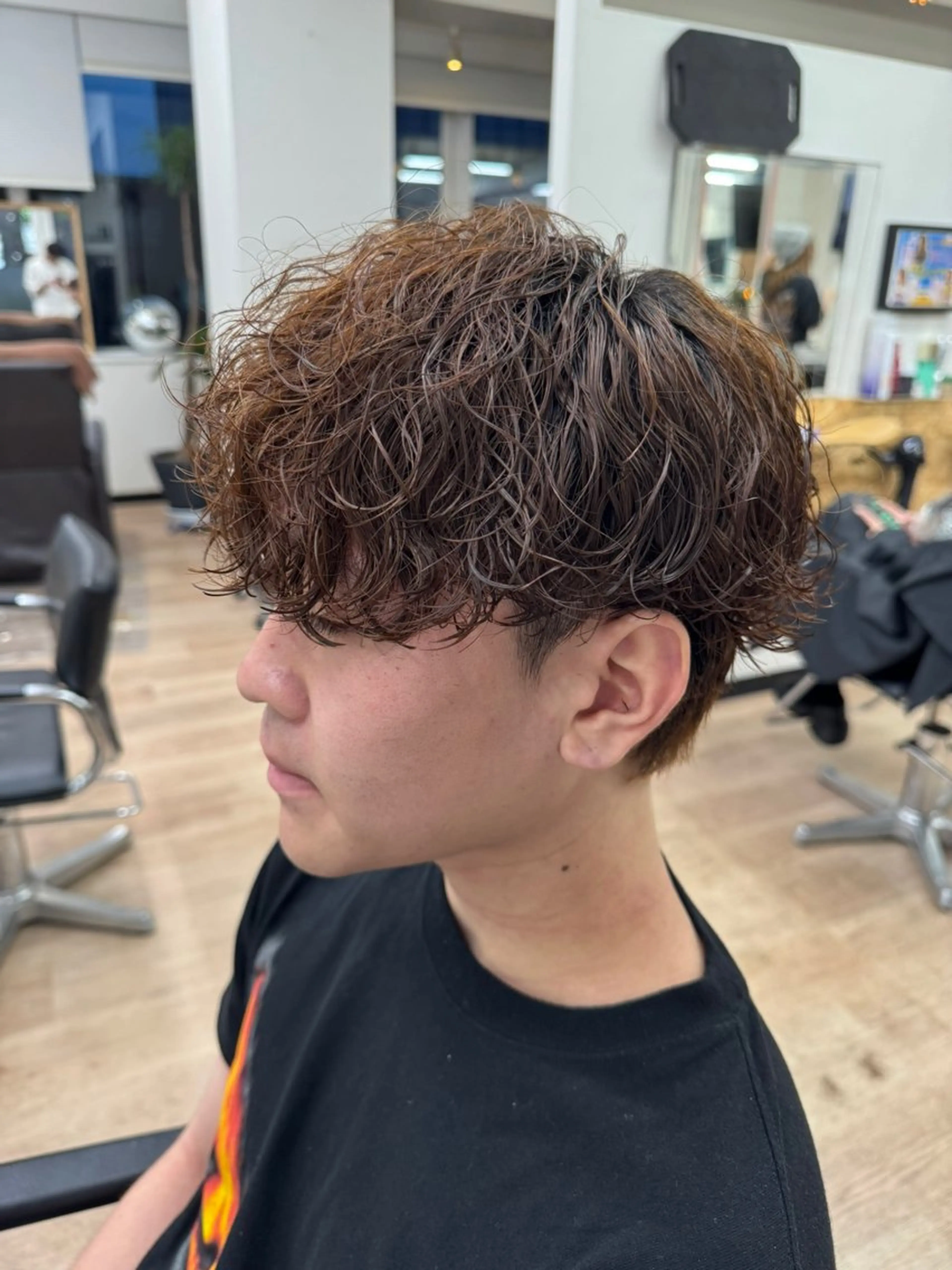 ショート パーマ メンズ メンズパーマ カット パーマ ハイトーンカラー メンズパーマだいきのヘアスタイル