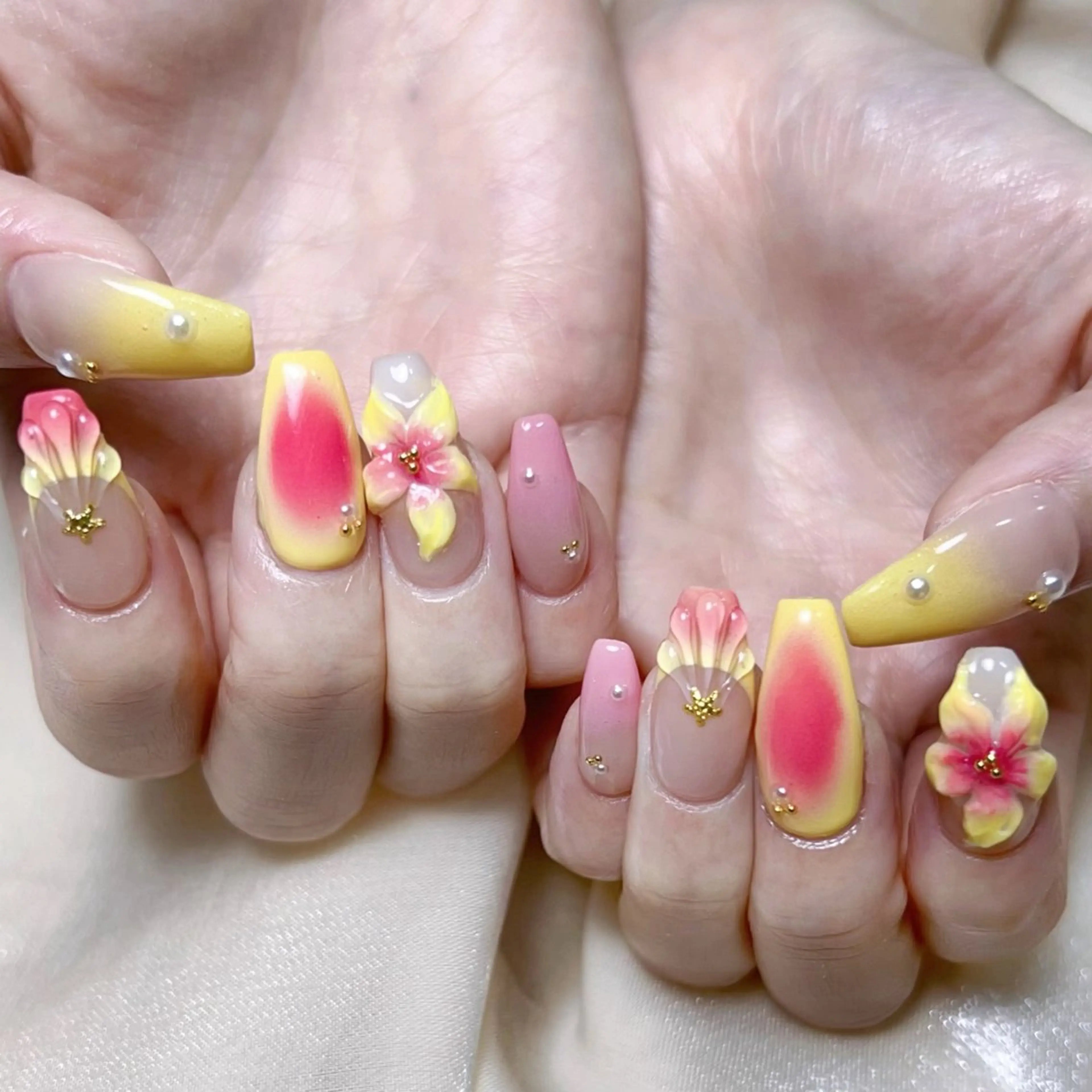 メンズ ネイル メンズ韓国風 アートネイル オーロラネイル ガーリー キラキラネイル ハンドネイル Nail salon 木にいるのネイルデザイン