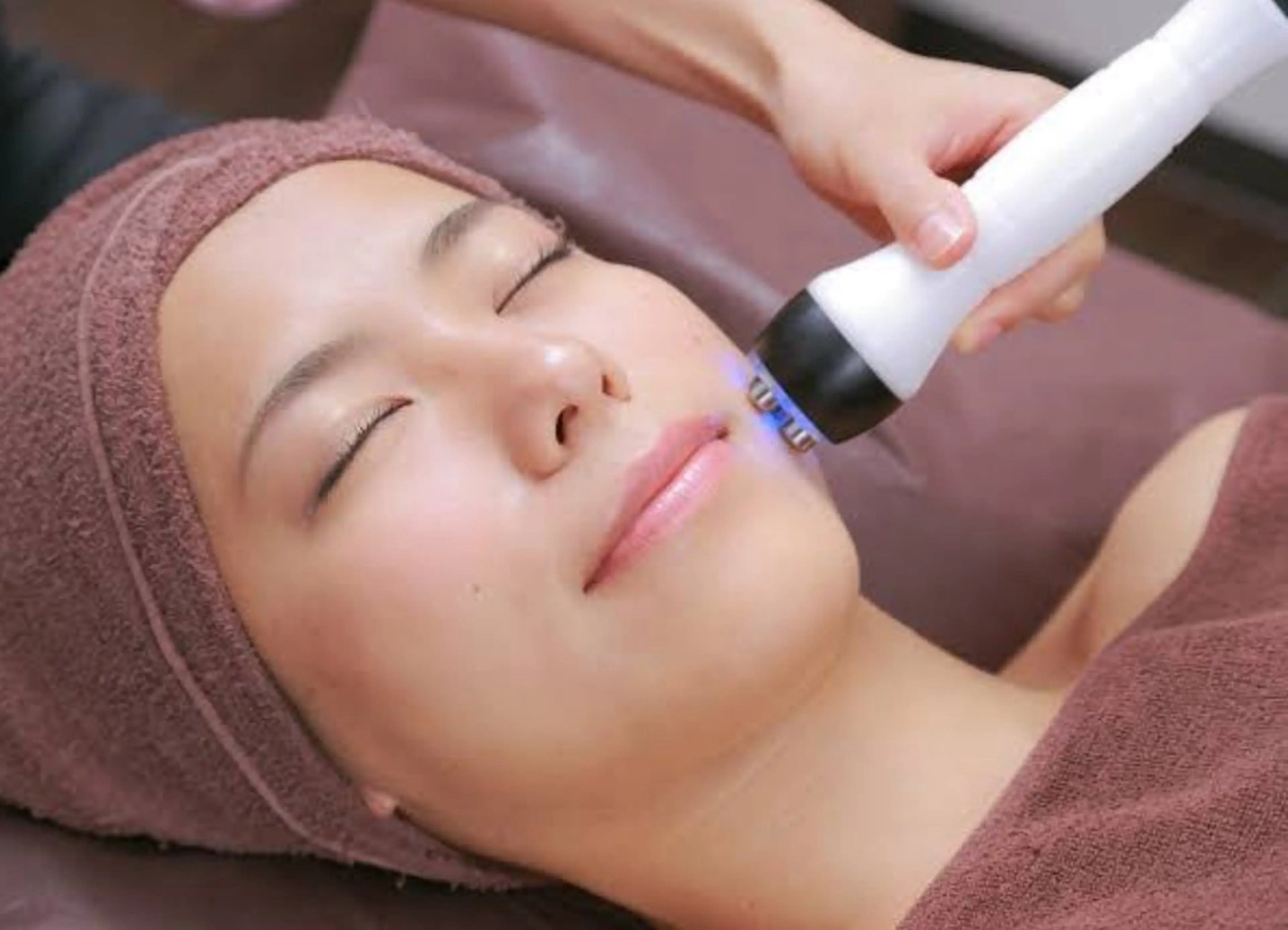 ぷるツヤ小顔★ハイパーナイフ小顔+小顔コルギ +デコルテ+美肌パック 60分の写真