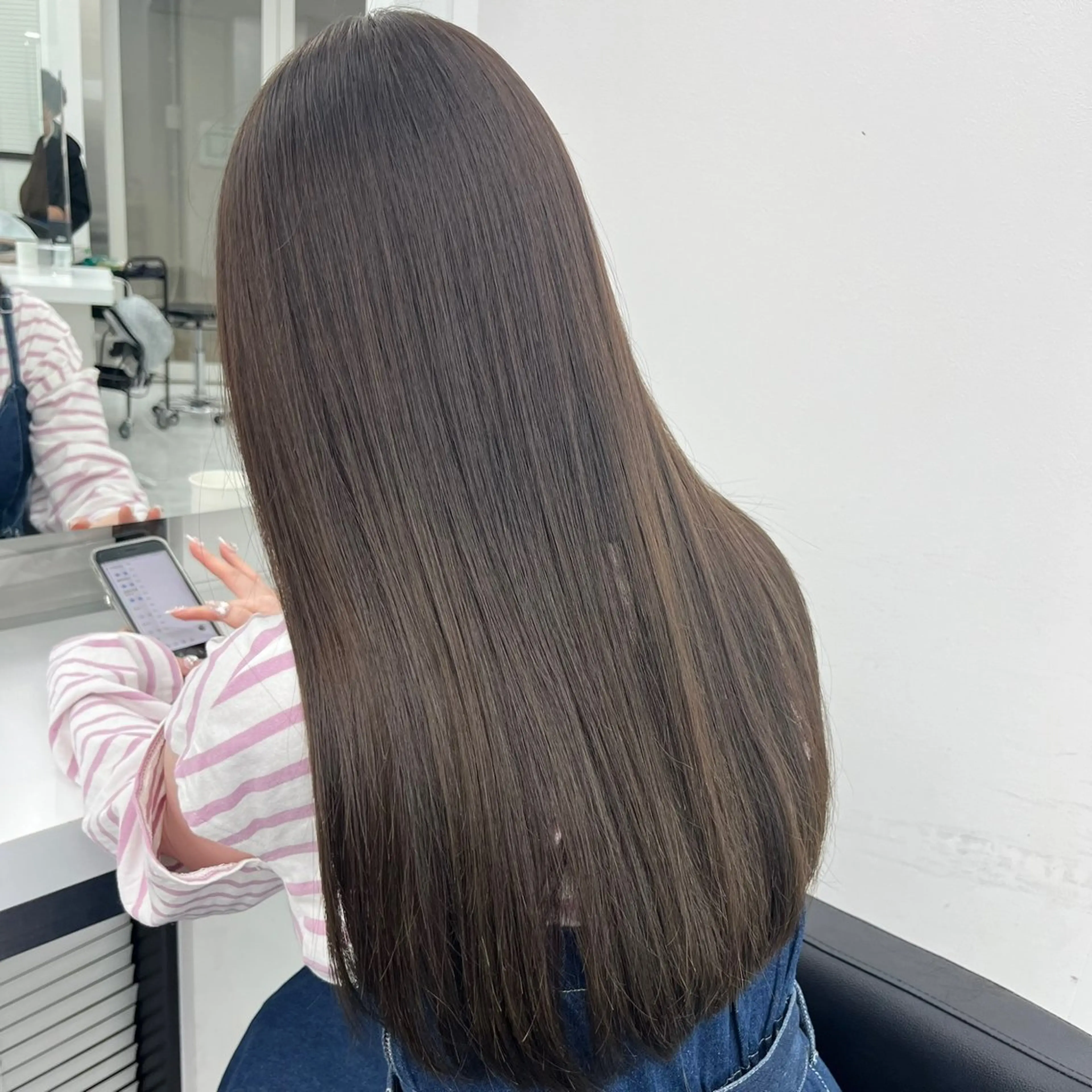 セミロング カラー アッシュ ベージュカラー ブリーチ ブルーカラー ブルーアッシュ ヘアカラー トリートメント ケアブリーチ/ 髪質改善/上質艶髪のヘアスタイル