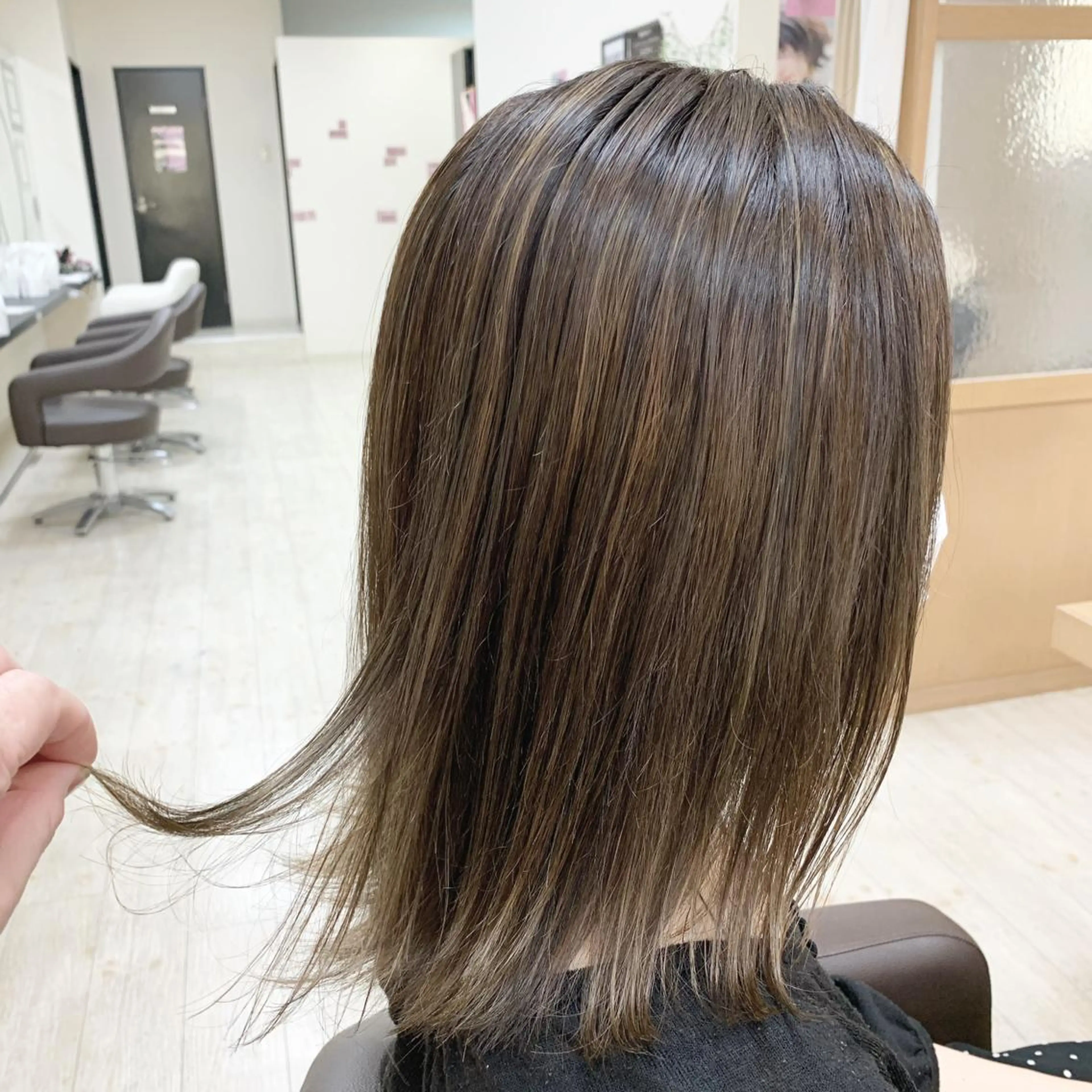 ミディアム カラー カット ヘアカラー トリートメント Lien 深井店のヘアスタイル
