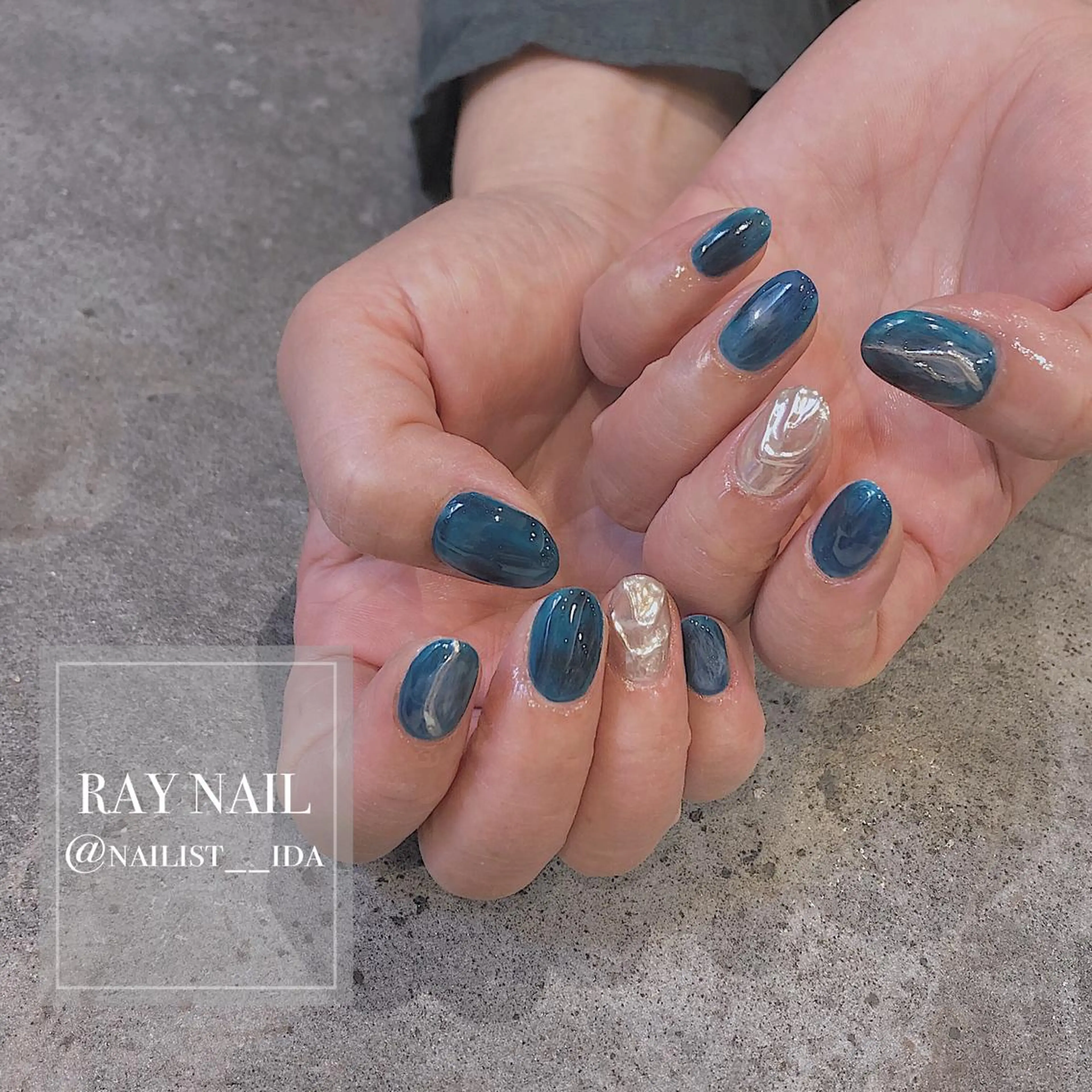 ネイル ブルー ニュアンスネイル Arowa 伊田のネイルデザイン