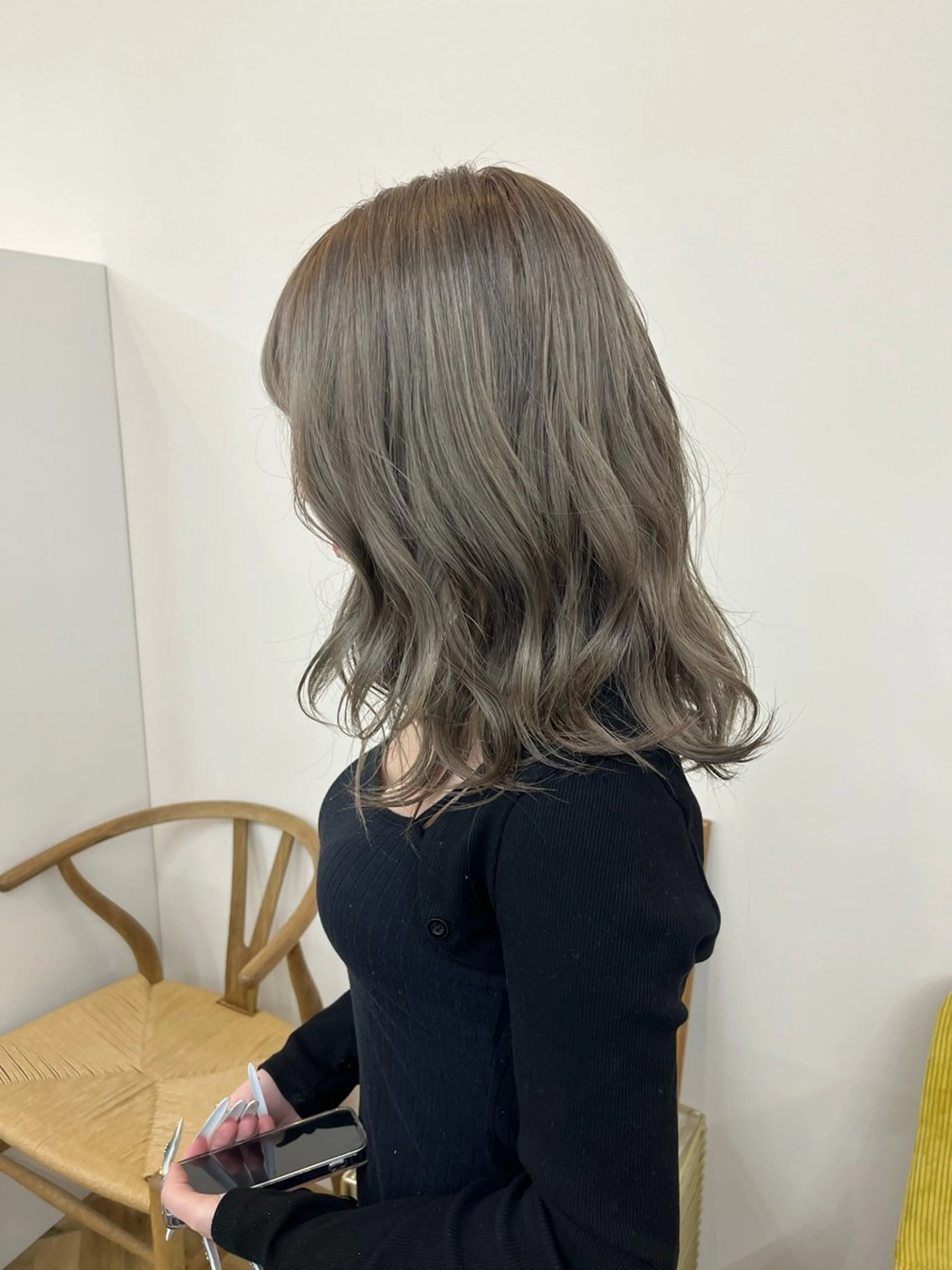 カラー グレージュ yuka/ロング/ レイヤーカットモデルのヘアスタイル