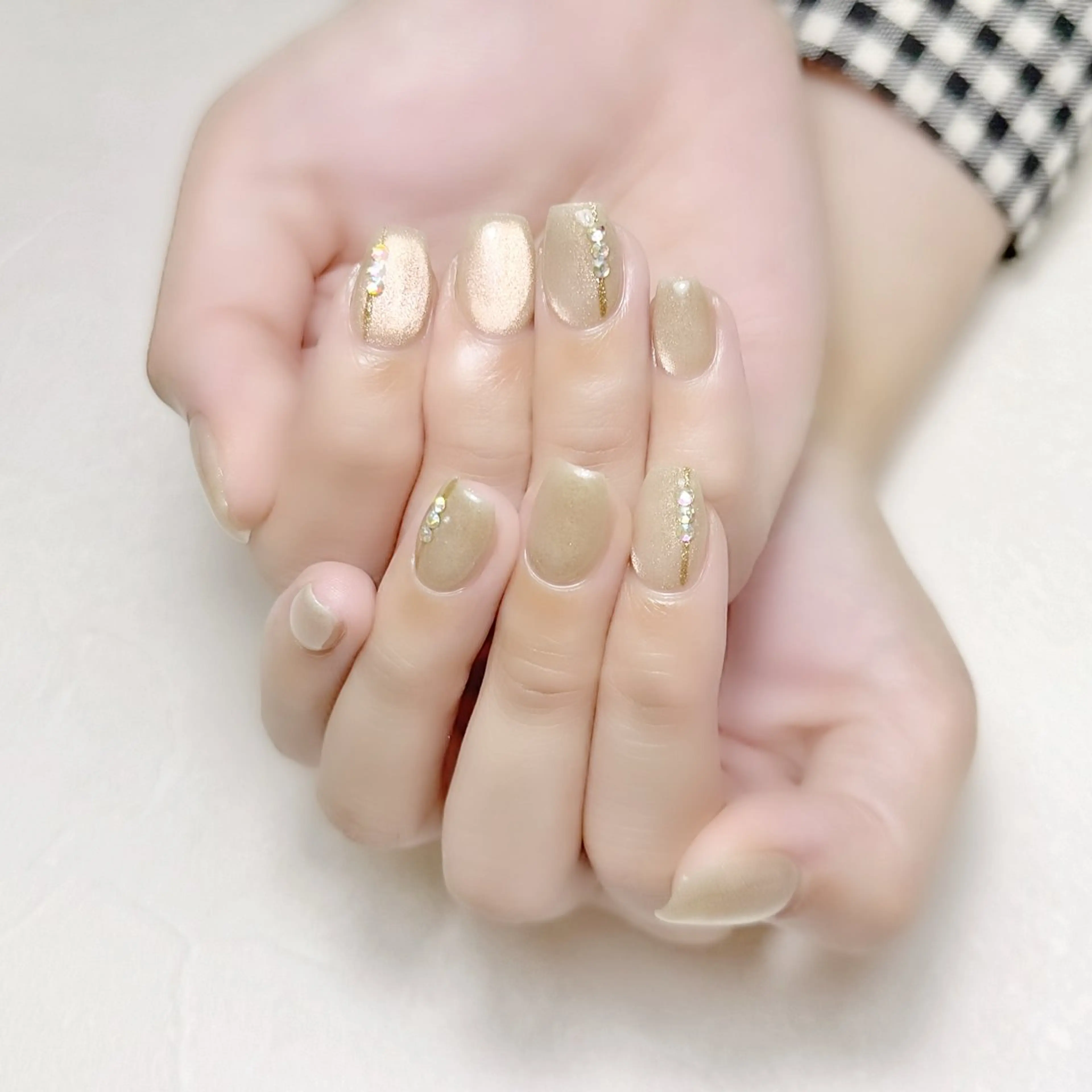 ネイル マグネットネイル オフィスネイル ワンカラーネイル 冬ネイル rouse nail RISATOのネイルデザイン