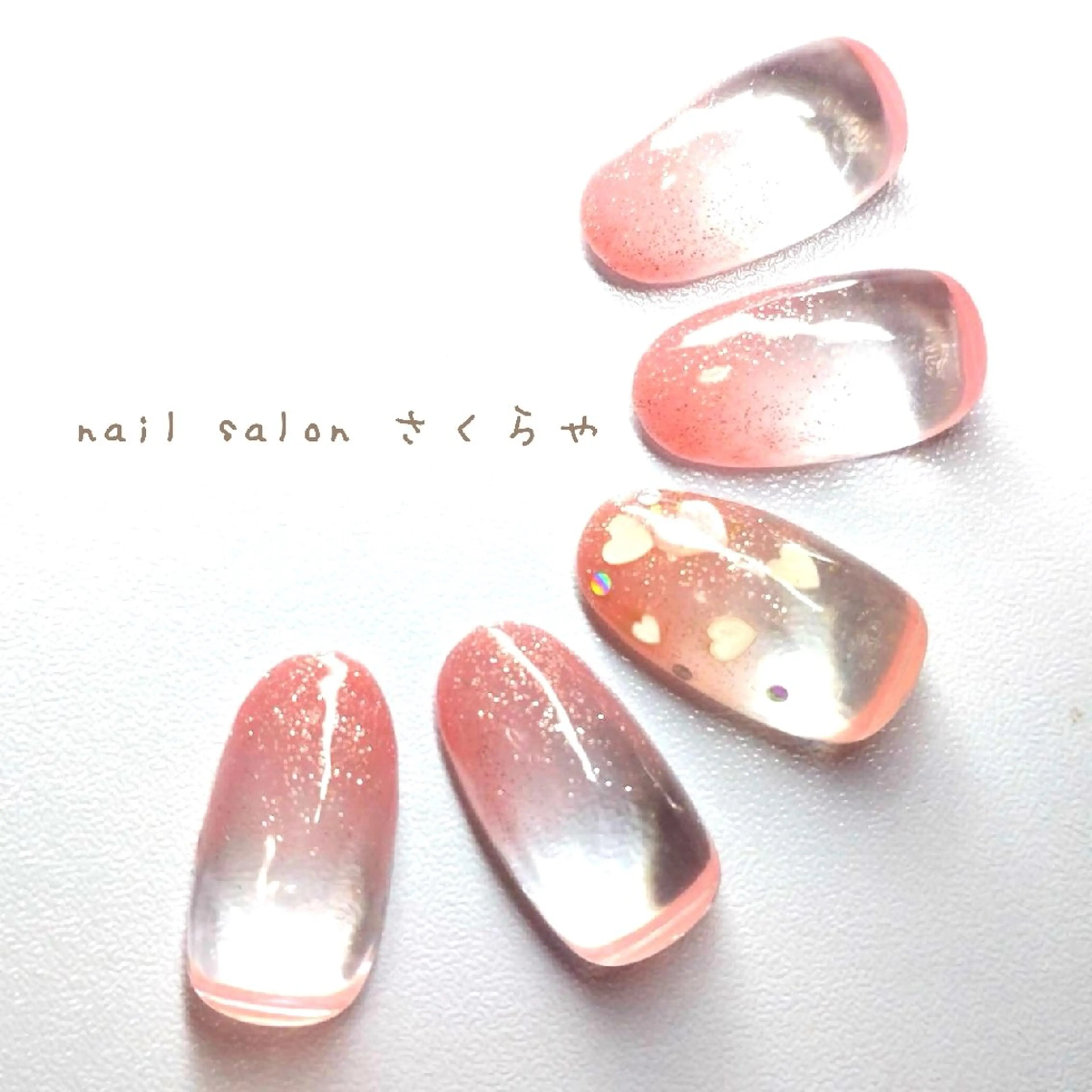❤シンプルに可愛すぎる❤️ハート埋め込みのキラキラグラデーション全30色✨ソフトジェルオオフなしパラジェル使用の写真