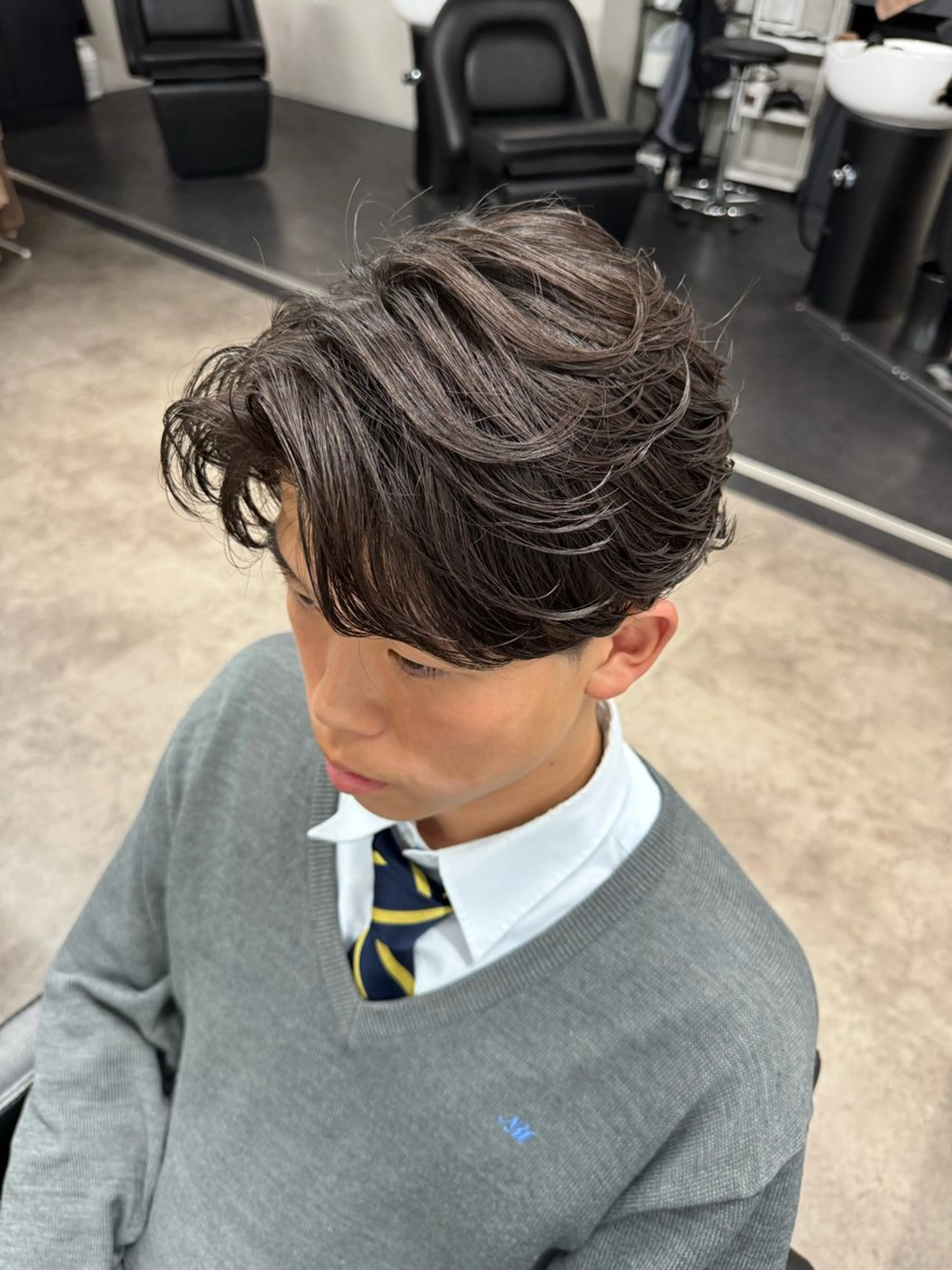 パーマ メンズ センターパート フェザーパーマ メンズパーマ 立川韓国メンズヘア ニュアンスパーマ安井のヘアスタイル