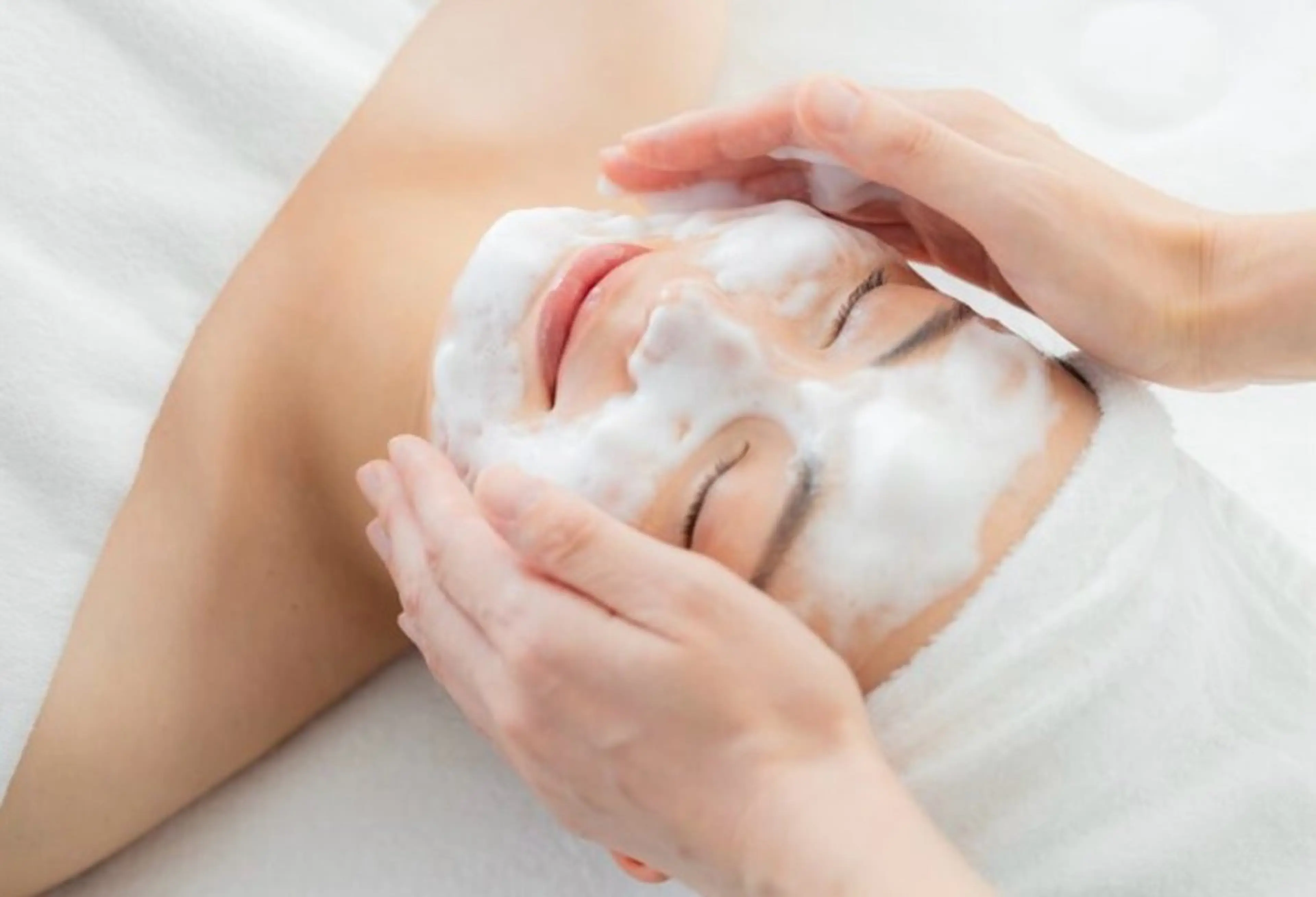 フェイシャルエステフルコース＋メイクの写真