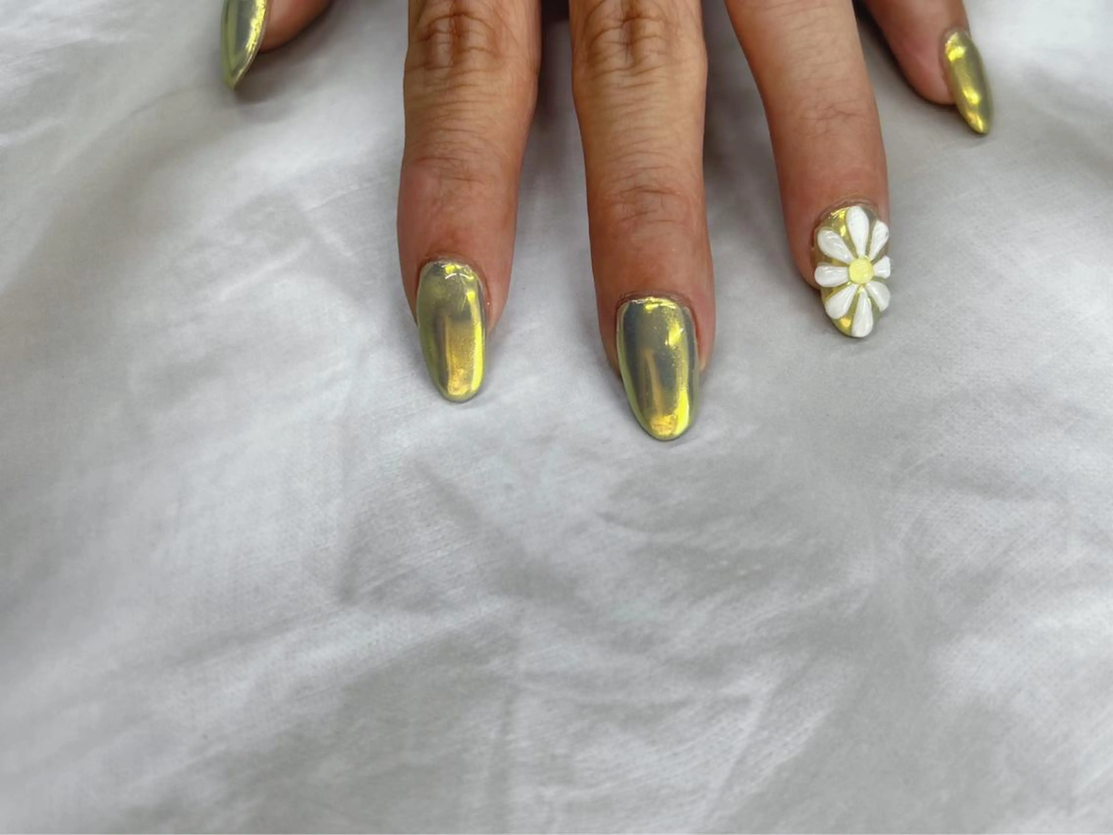 ネイル オーロラネイル フラワーネイル ミラーネイル ぷっくりネイル ハンドネイル Nail Salon agré所属・agré ネイルサロン　アグレのネイルデザイン