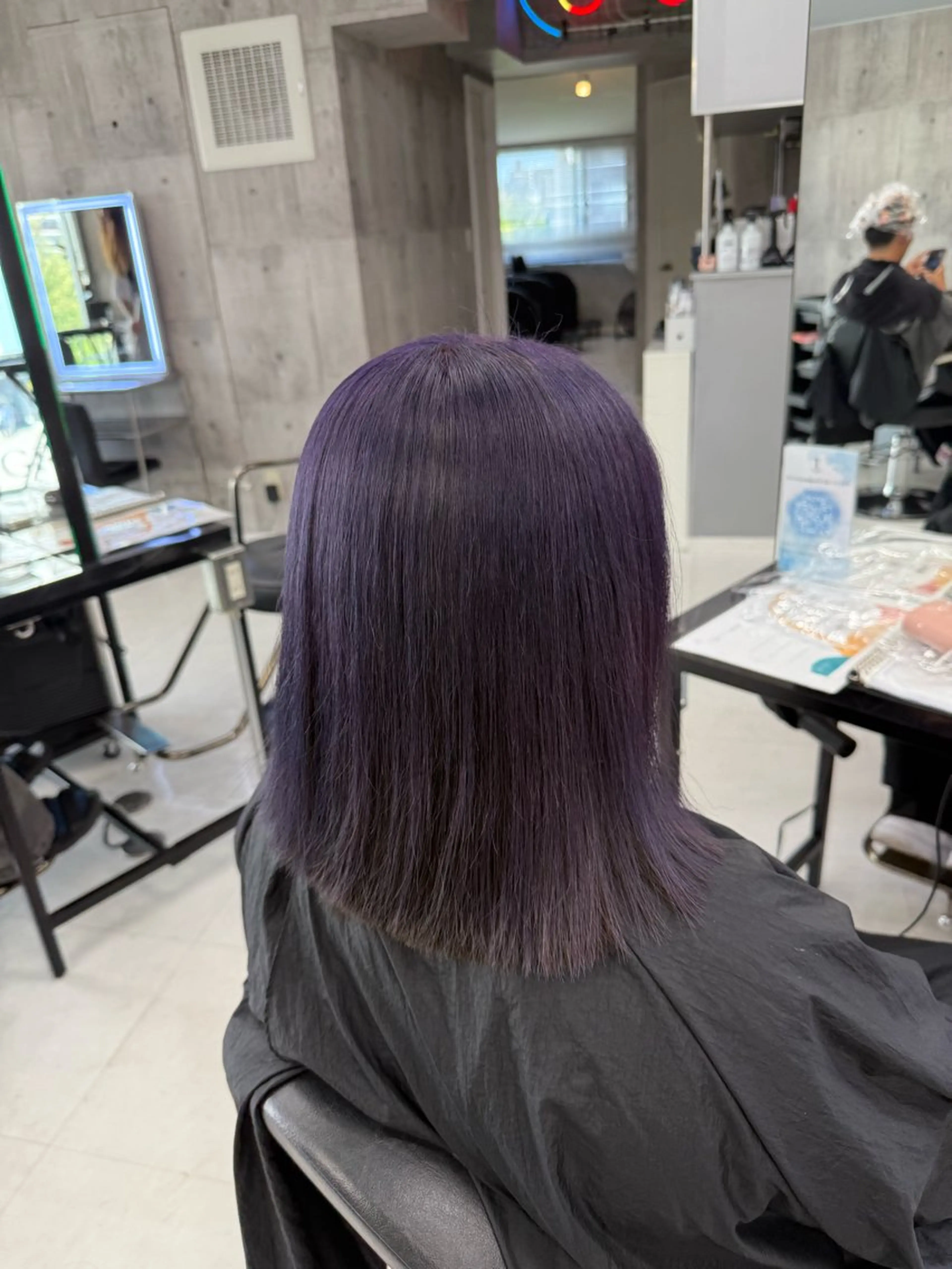 ミディアム カラー メンズ メンズバレイヤージュ メンズブリーチ メンズハイライト メンズハイトーン メンズインナーカラー ヘアカラー トリートメント ☁️かずき☁️青.紫 推し活カラー💫のヘアスタイル