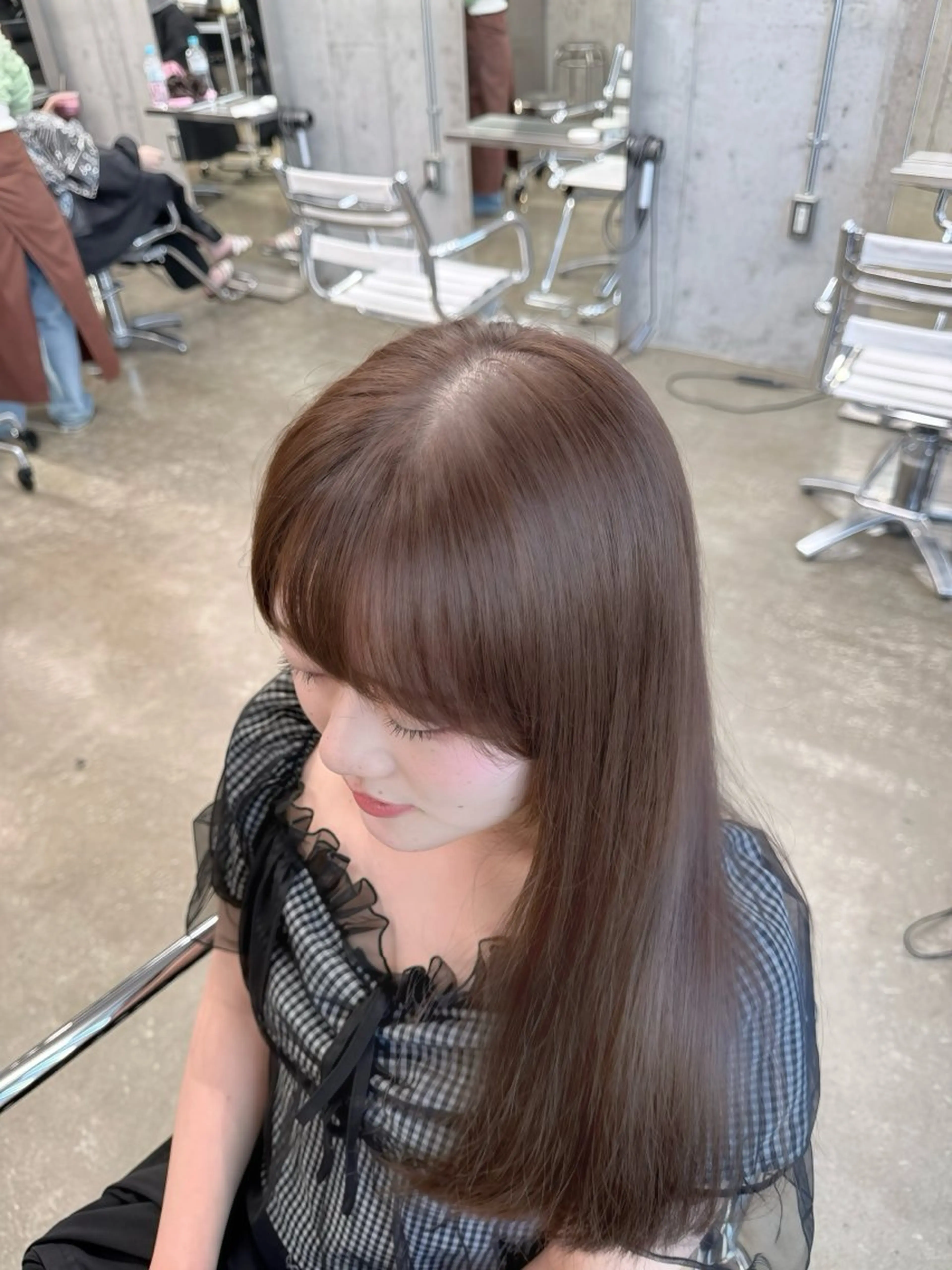 ロング カラー グレージュ ラベンダーカラー ラベンダーグレージュ ラベンダーグレー カット ヘアカラー トリートメント たいき/グレージュ/ 透明感/ブリーチなしのヘアスタイル