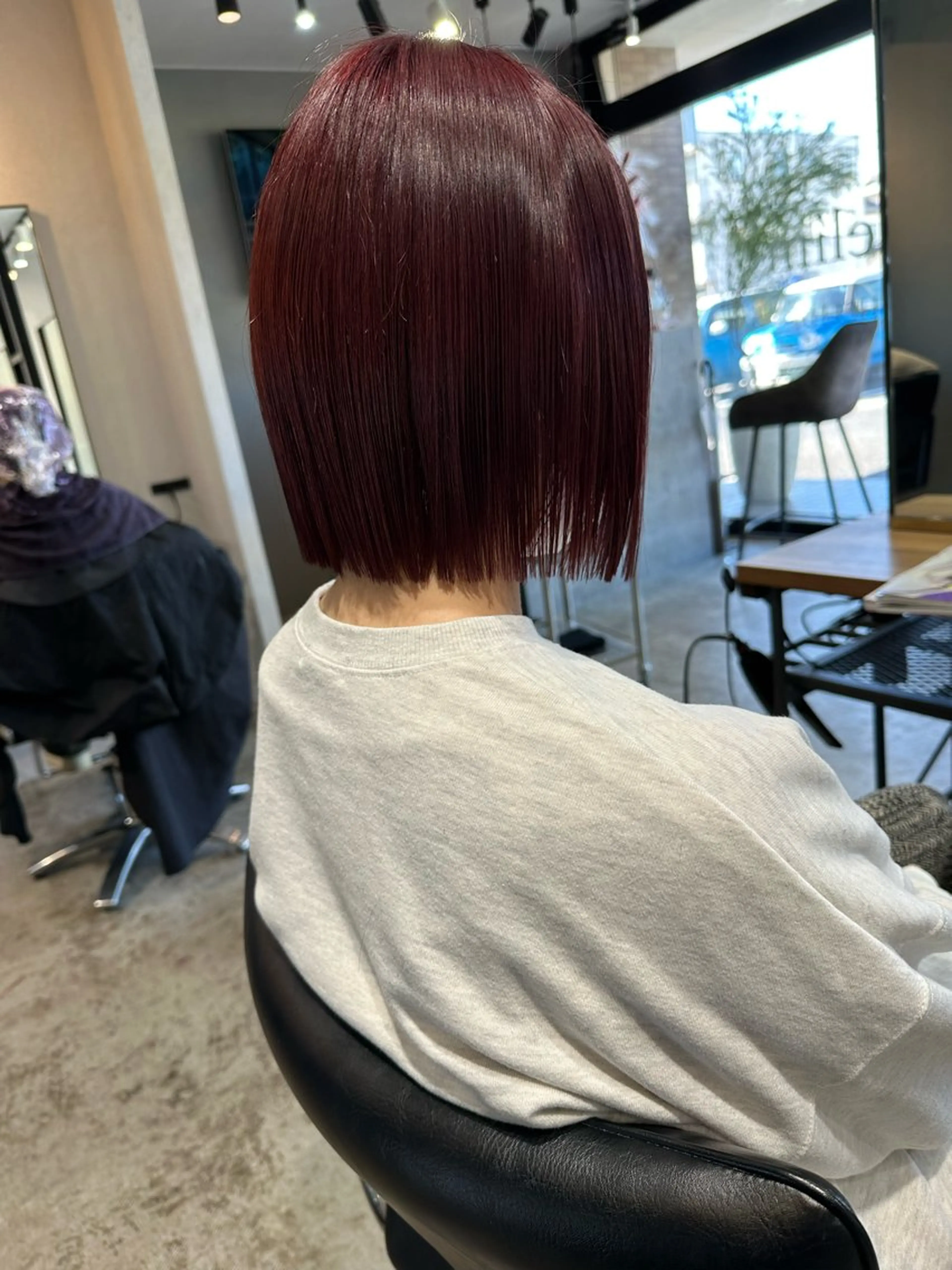 ミディアム カット ヘアカラー YURIK Aのヘアスタイル