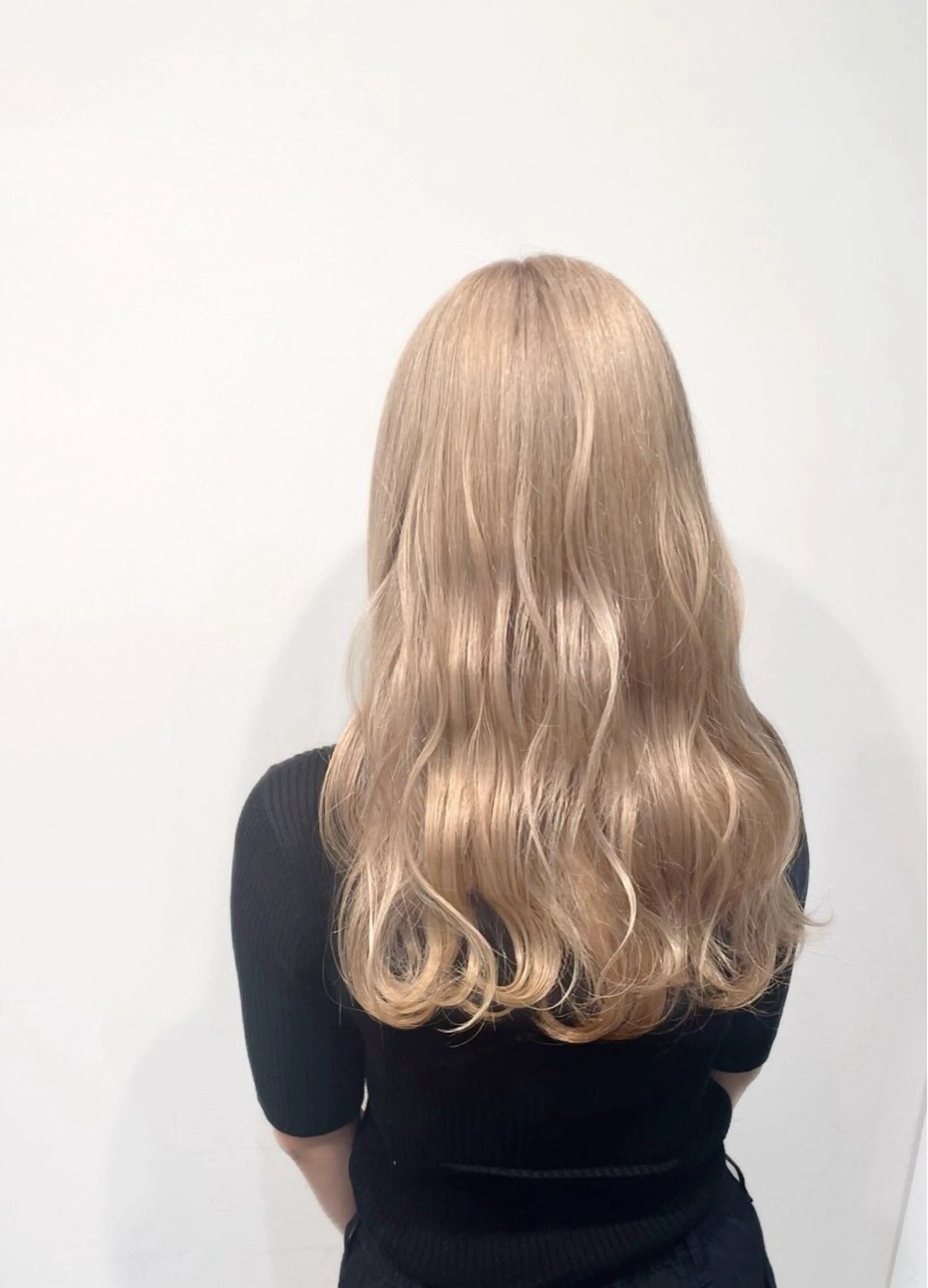 ロング カラー ブリーチ ブロンド 末吉 帆華 AMELY呉服町店のヘアスタイル