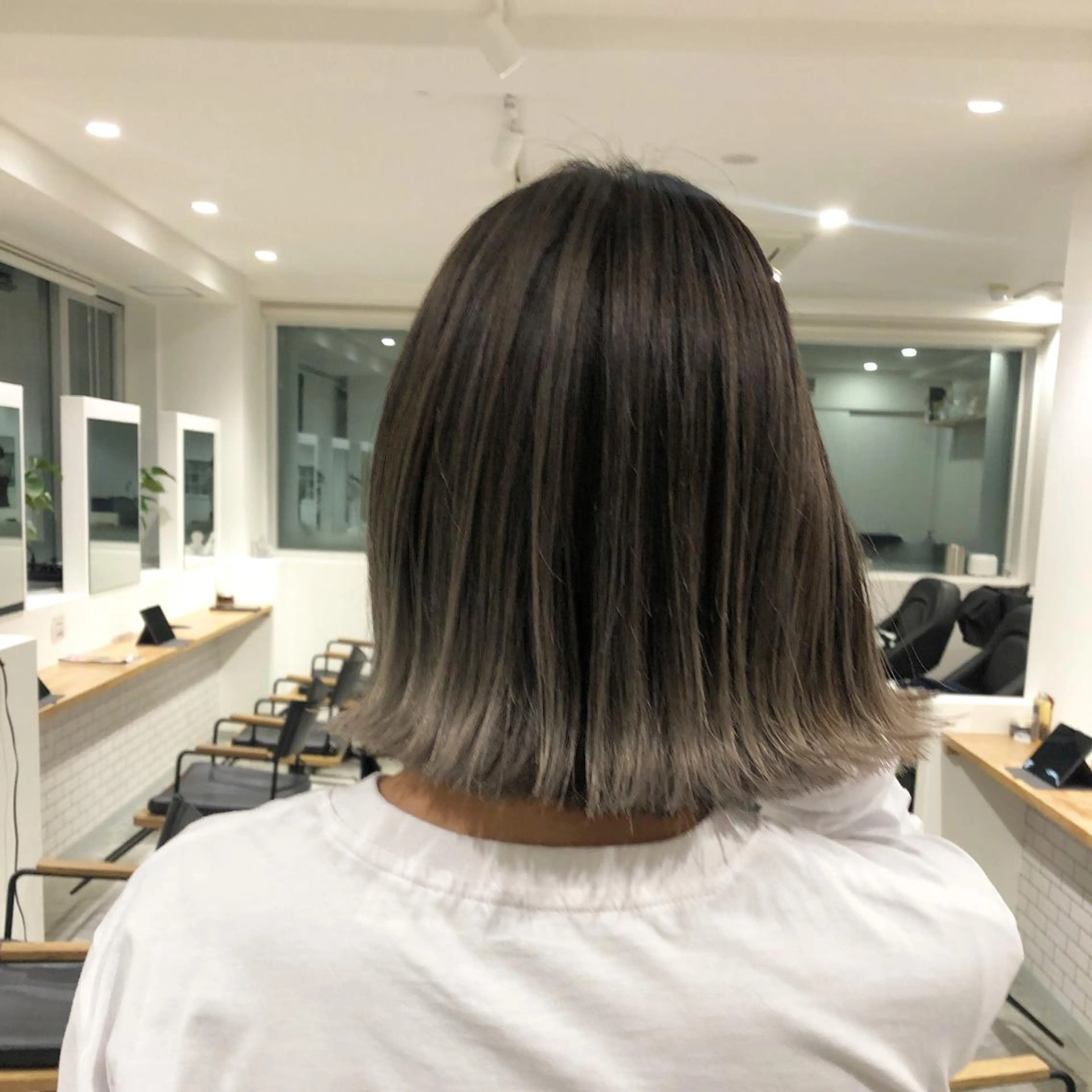 ショート カラー バレイヤージュ シルバー レイヤーカット カット ヘアカラー トリートメント JILBLAN京都 ショート/ハイライトのヘアスタイル