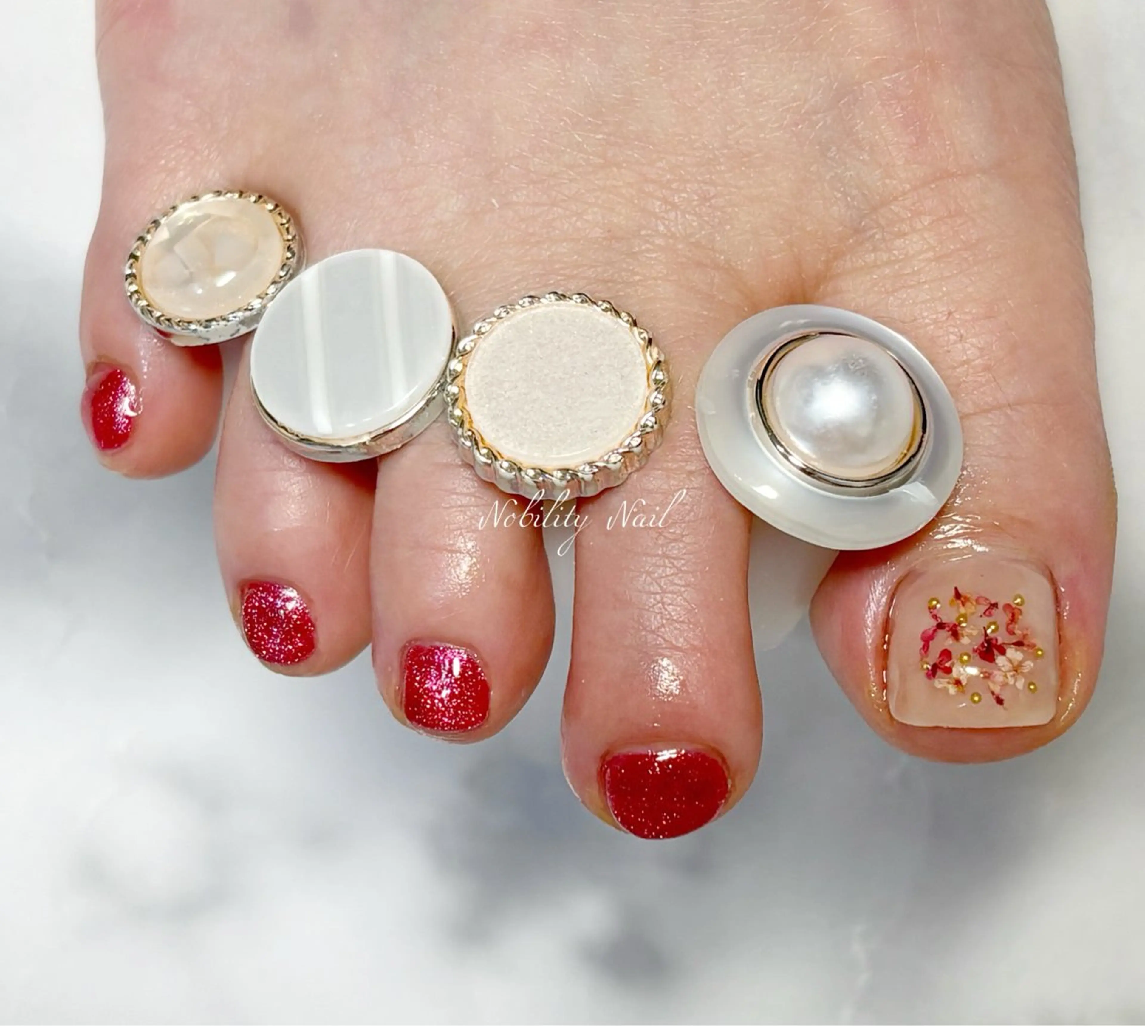 ネイル フットネイル ジェルネイル マグネットネイル 赤色 風口 麻由子のネイルデザイン