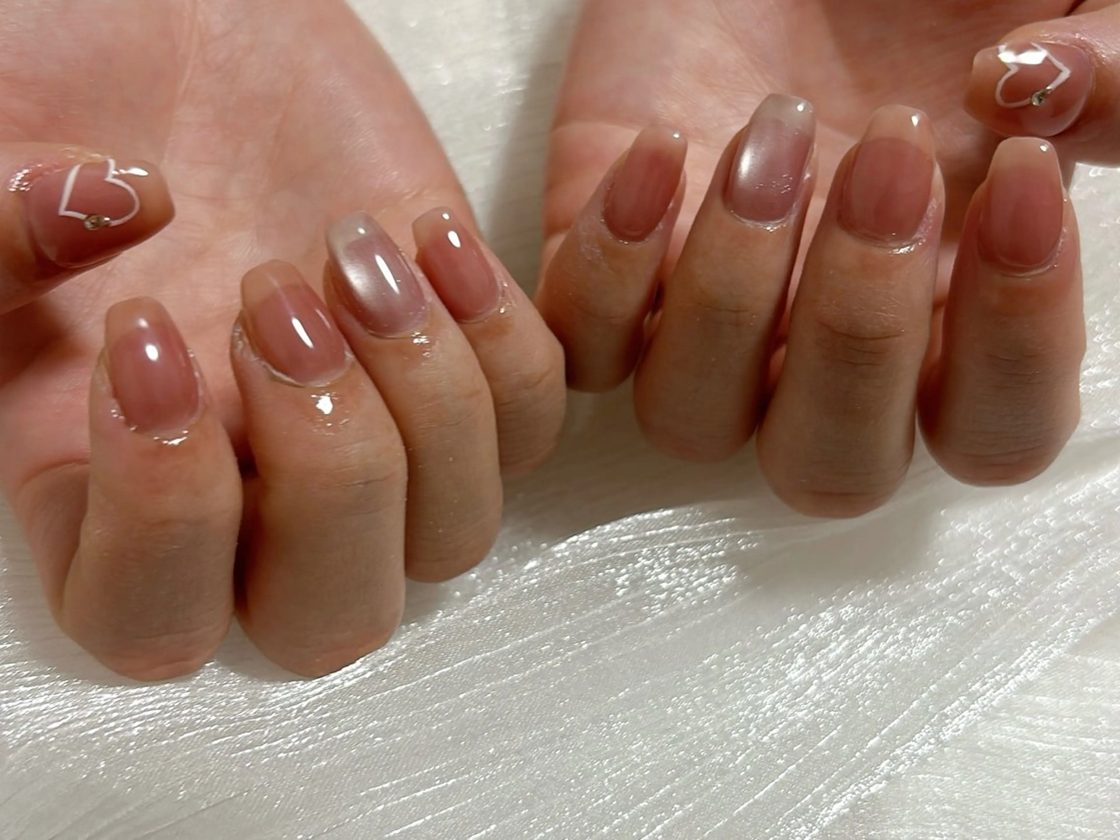 ネイル オーロラネイル フットネイル フレンチネイル ジェルネイル ハート ハンドネイル mogunail &blowのネイルデザイン