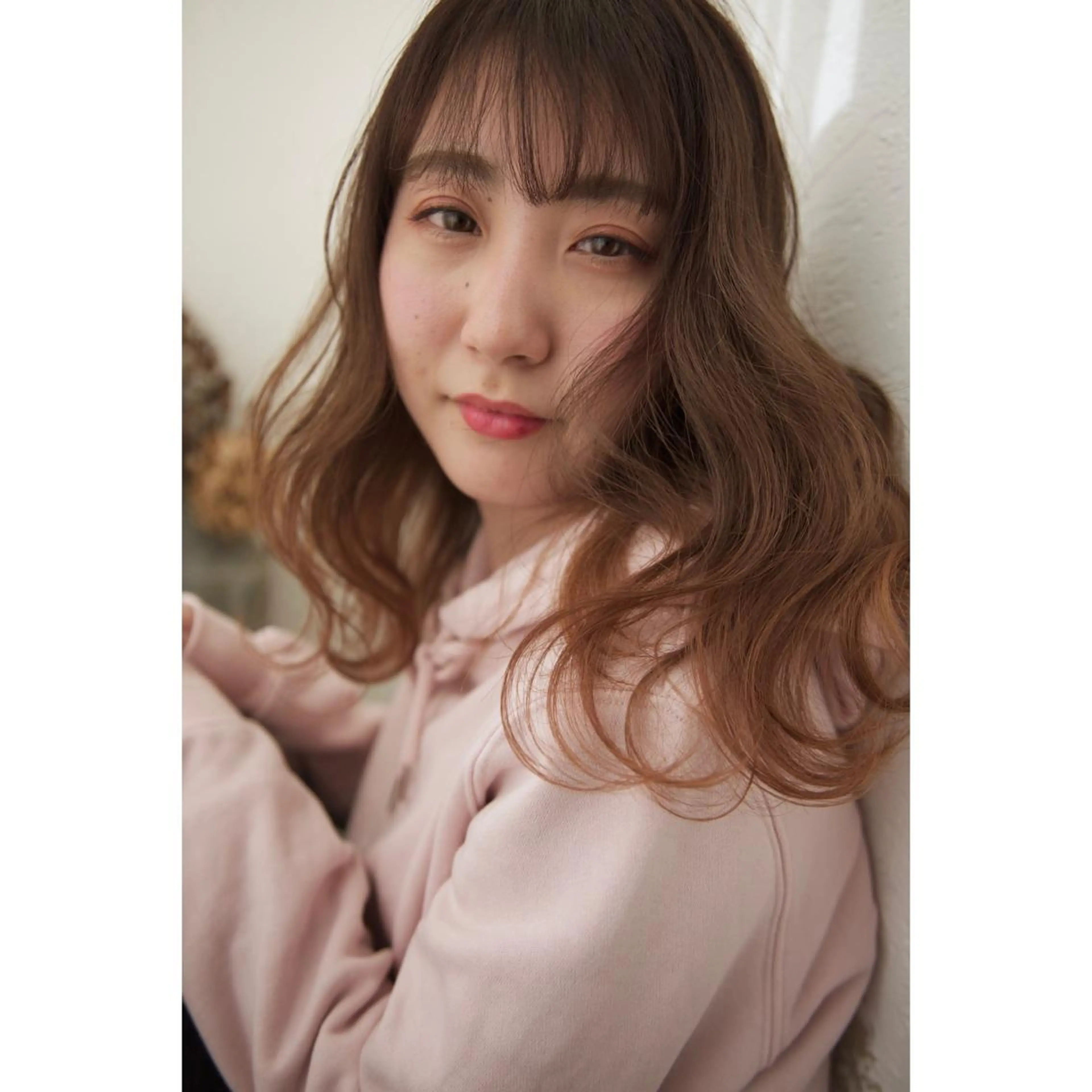 セミロング カラー fio マナミのヘアスタイル